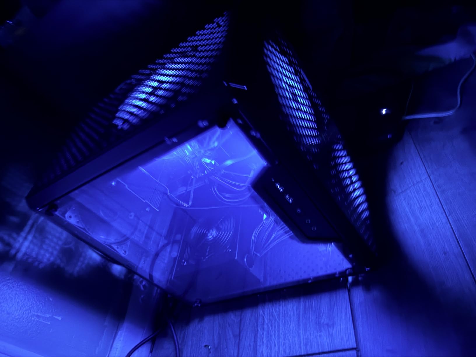 Cooler Master MasterBox Q300L Micro-ATX Tower with Magnetic Design Dust Filter, Transparent Acrylic Side Panel, Adjustable I/O & Fully Ventilated Airflow, Black (MCB-Q300L-KANN-S00) Customer Review Cooler Master MasterBox Q300L Micro-ATX Tower with Magnetic Design Dust Filter, Transparent Acrylic Side Panel, Adjustable I/O & Fully Ventilated Airflow, Black (MCB-Q300L-KANN-S00) - Customer Photo 4