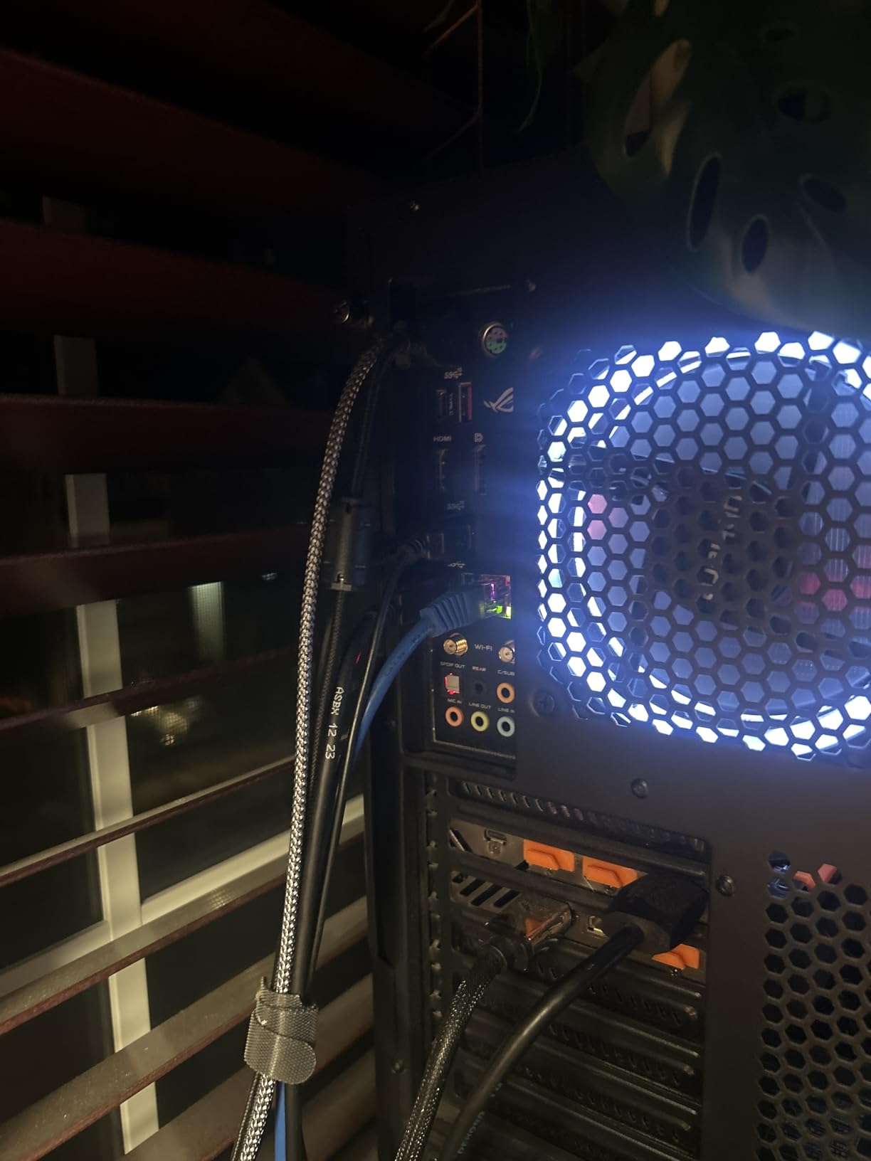 Asus ROG Strix Z390-E Gaming Motherboard LGA1151 (Intel 8th 9th Gen) ATX DDR4 DP HDMI M.2 USB 3.1 Gen2 802.11AC Wi-Fi - Customer Photo 1