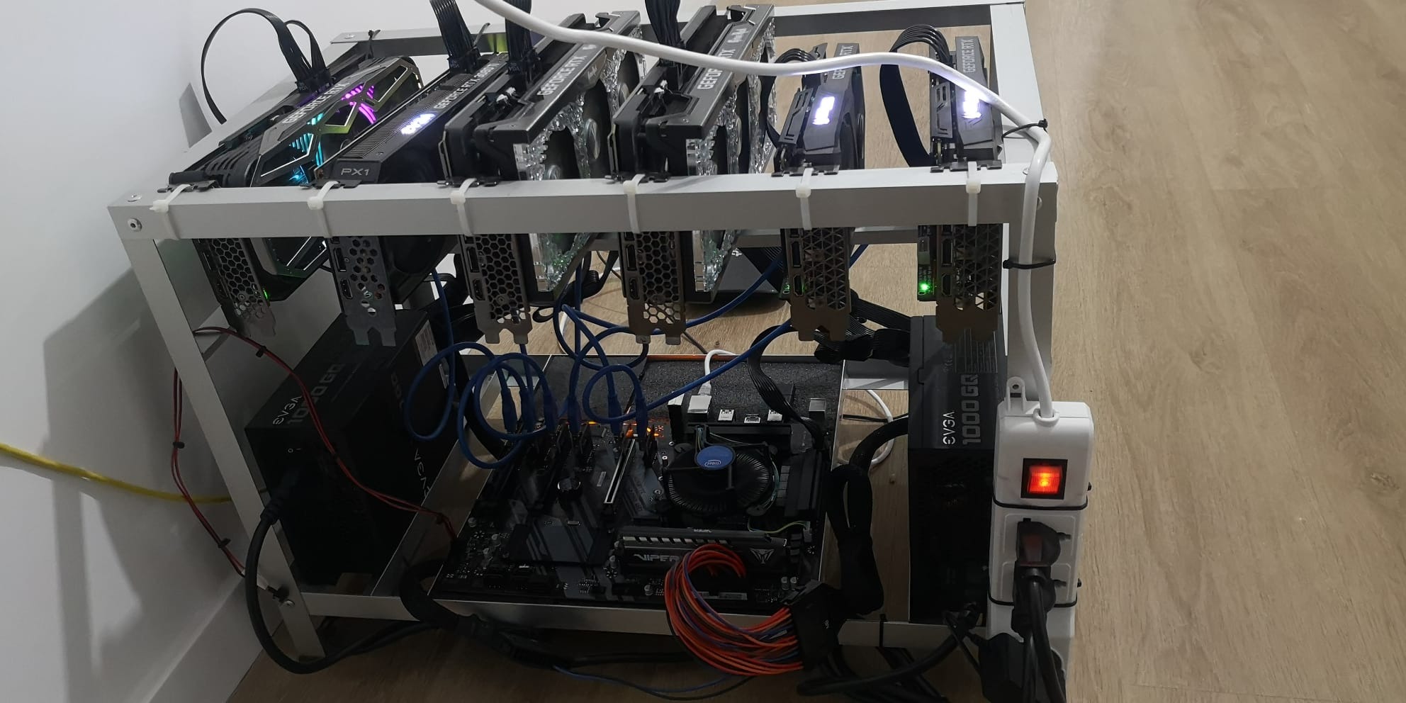 GIGABYTE Z390 UD (LGA 1151 Intel Z390 ATX Motherboard) - Customer Photo 1