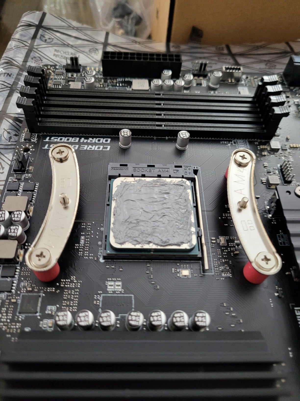 AMD Ryzen 5 5600X 6-core, 12-thread unlocked desktop processor with Wraith Stealth cooler - Customer Photo 1