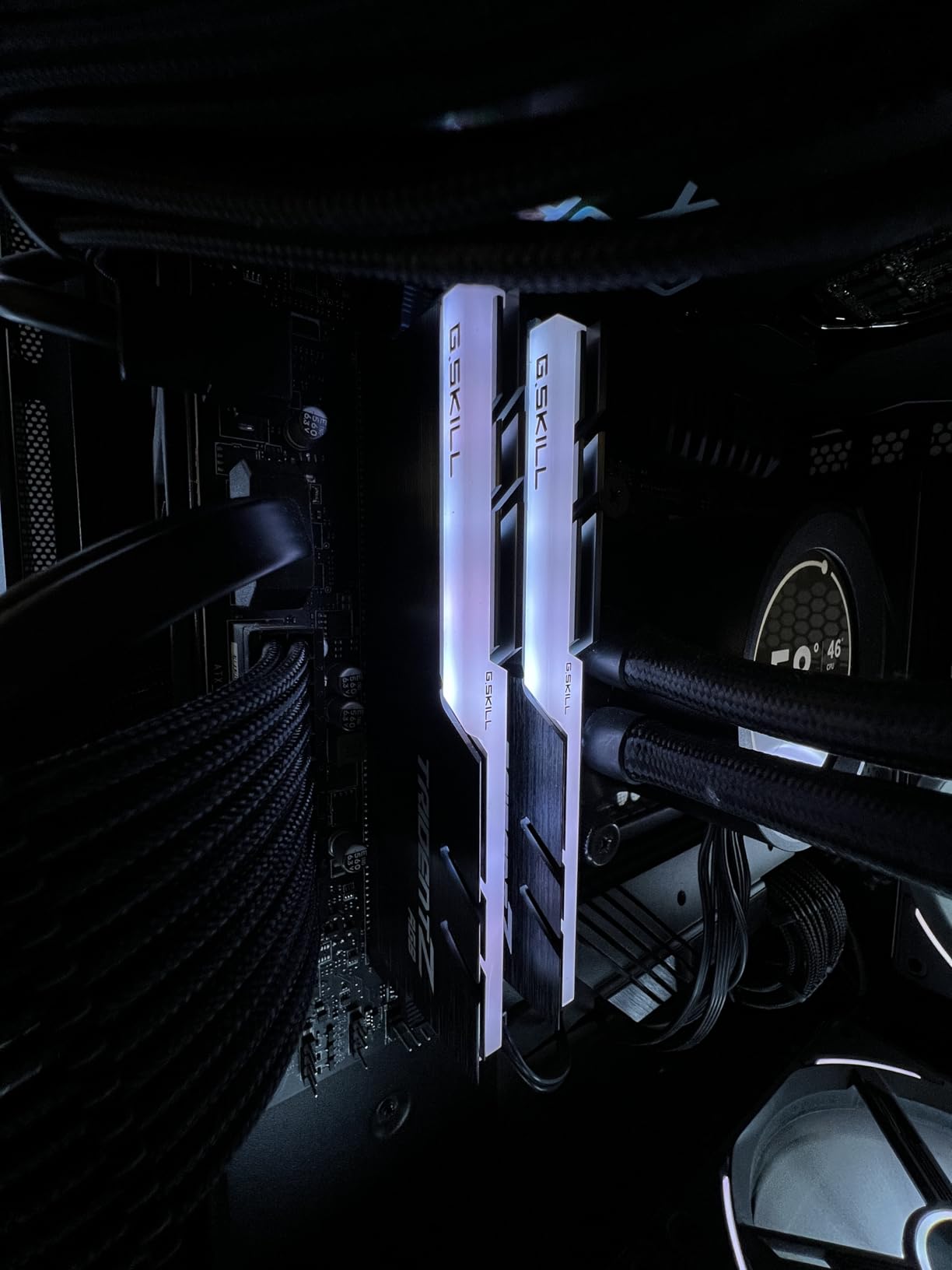 G.SKILL Trident Z RGB Series DDR4 RAM (XMP) 32GB (2x16GB) 3600MT/s CL18-22-22-42 1.35V Intel AMD Desktop Computer Memory U-DIMM (F4-3600C18D-32GTZR) - Customer Photo 2