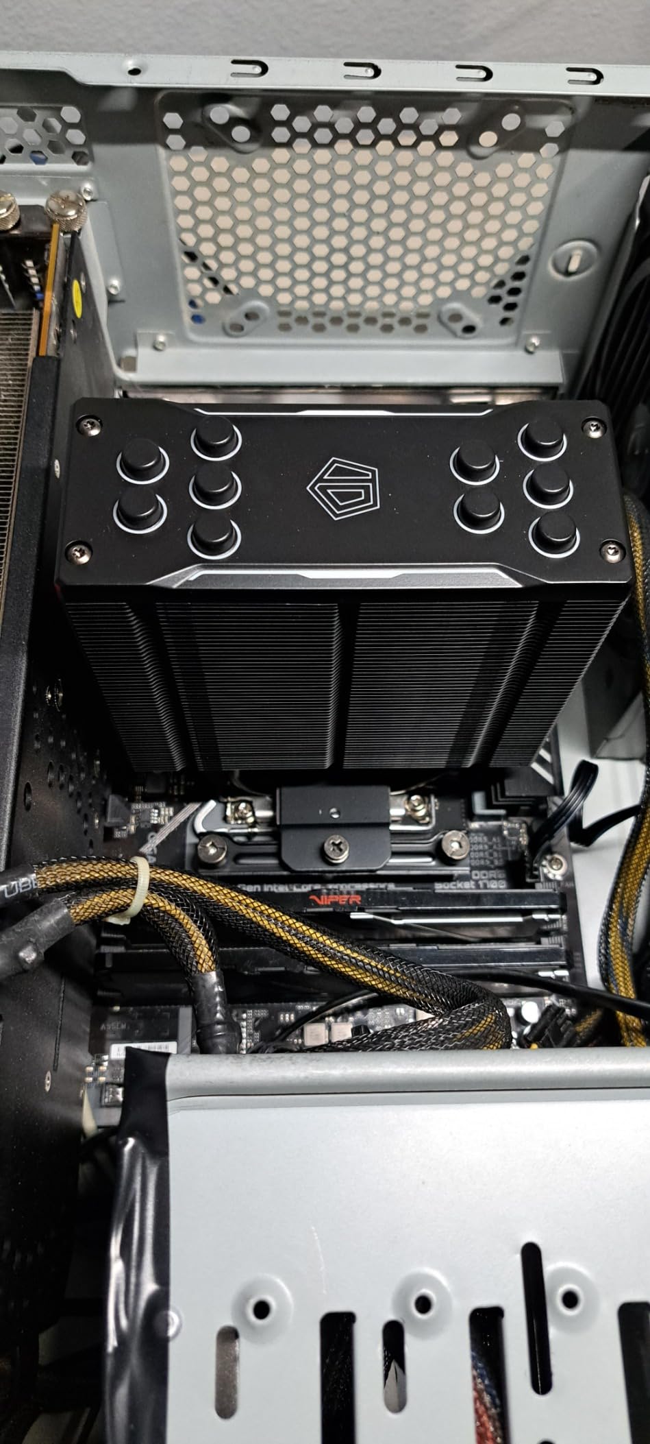 GIGABYTE B760M DS3H AX DDR4 (LGA 1700/ Intel/ B760/ M-ATX/ DDR4/ 2* M.2/ PCIe 4.0/ USB 3.2 Gen 2 Type-C/WiFi 6E/ 2.5GbE LAN/Q-Flash Plus/PCIe EZ-Latch/Gaming Motherboard) - Customer Photo 2