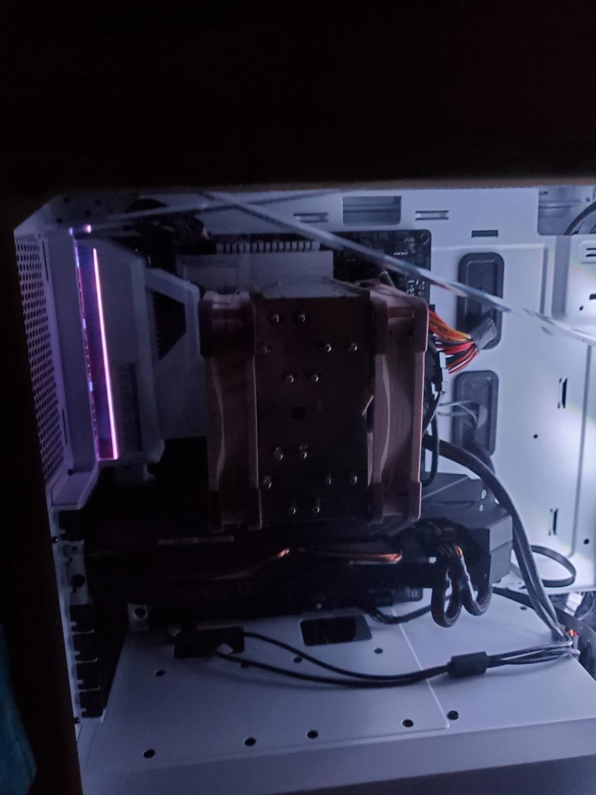 GIGABYTE Z490 Vision G (Intel LGA1200/Z490/ATX/2xM.2/Realtek ALC1220-VB/Intel LAN/SATA 6Gb/s/USB 3.2 Gen 2/SLI Support/HDMI/Motherboard) - Customer Photo 1