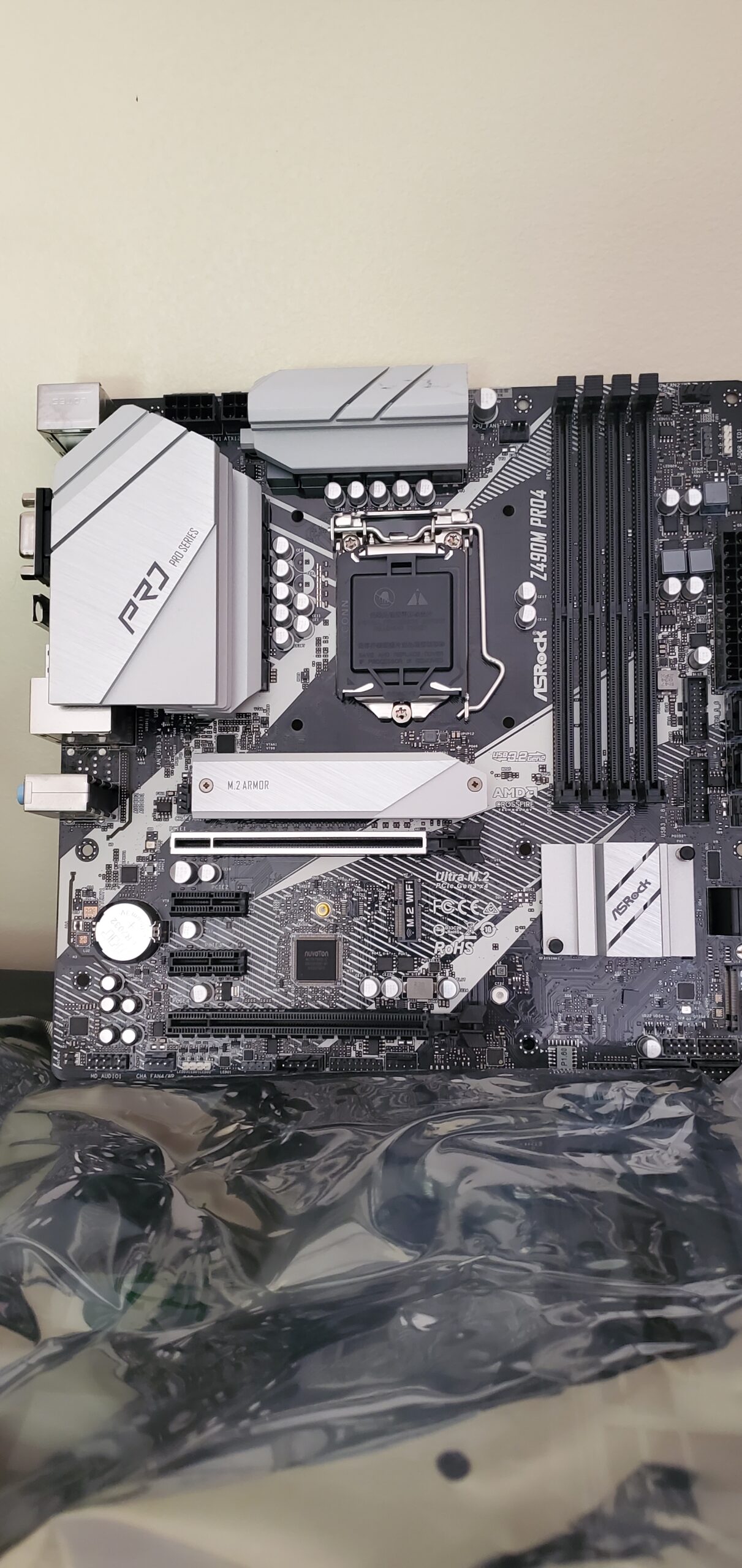 ASRock Z490M PRO4 Supports 10th Gen Intel Core processors (Socket 1200) motherboard - Customer Photo 0