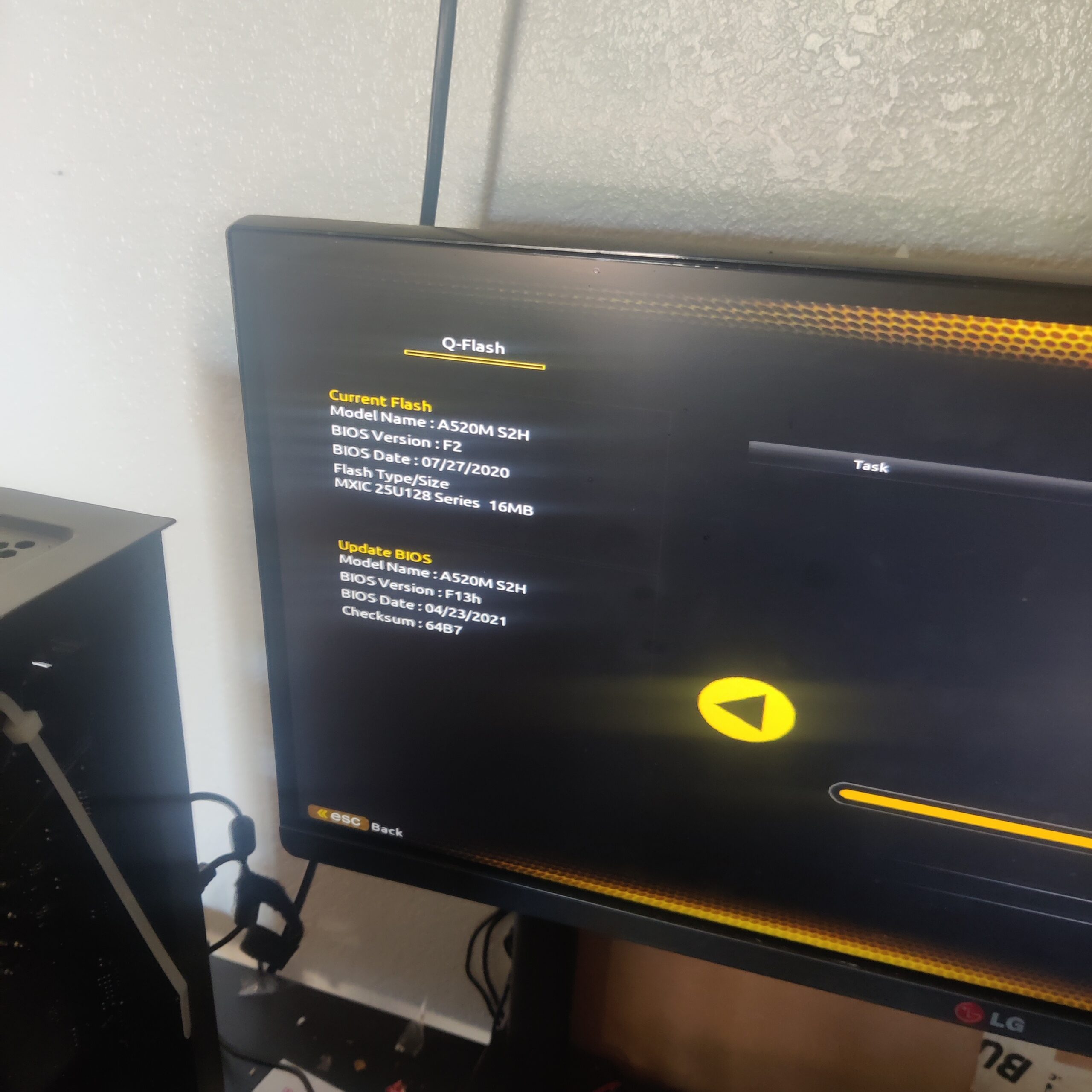 Gigabyte A520M S2H (AMD Ryzen AM4/MicroATX/4+3 Phases Digital PWM/Gigabyte Gaming GbE LAN/NVMe PCIe 3.0 x4 M.2/3 Display Interfaces/Q-Flash Plus/RGB Fusion 2.0/Motherboard) Customer Review Gigabyte A520M S2H (AMD Ryzen AM4/MicroATX/4+3 Phases Digital PWM/Gigabyte Gaming GbE LAN/NVMe PCIe 3.0 x4 M.2/3 Display Interfaces/Q-Flash Plus/RGB Fusion 2.0/Motherboard) - Customer Photo 3