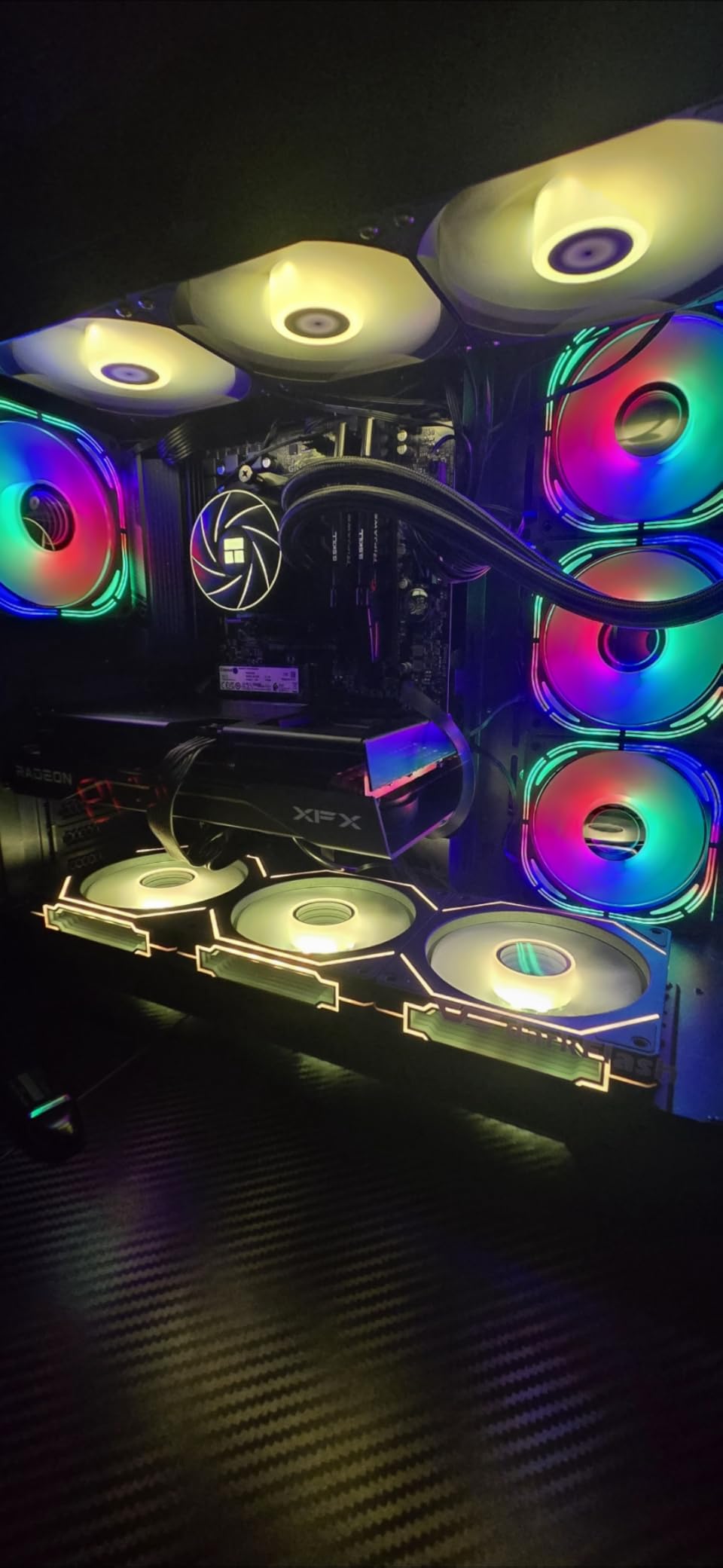 GIGABYTE B550 Gaming X V2 Motherboard, Supports AMD AM4 Ryzen 5000 Processors, ATX, DDR4, Dual M.2, SATA 6Gb/s, GbE LAN, PCIe 4.0 Customer Review GIGABYTE B550 Gaming X V2 Motherboard, Supports AMD AM4 Ryzen 5000 Processors, ATX, DDR4, Dual M.2, SATA 6Gb/s, GbE LAN, PCIe 4.0 - Customer Photo 5