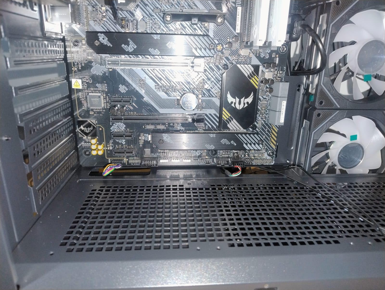Asus ROG Strix B550-F Gaming WiFi II AMD AM4 (3rd Gen Ryzen) ATX Gaming Motherboard (PCIe 4.0,WiFi 6E, 2.5Gb LAN, BIOS Flashback, HDMI 2.1, Addressable Gen 2 RGB Header and Aura Sync) - Customer Photo 4