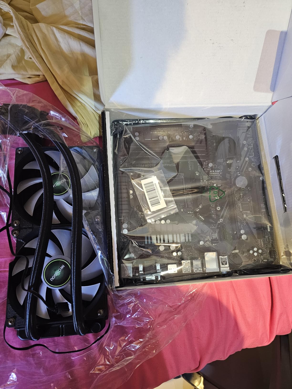 ASROCK B450M PRO4 R2.0 Socket AM4/ AMD B450/ DDR4/ SATA3&USB3.2/ M.2/ Micro ATX Motherboard - Customer Photo 1