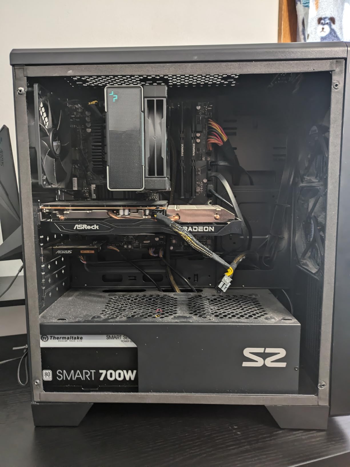 GIGABYTE B660M DS3H DDR4 (B660/ Intel/LGA 1700/ Micro-ATX/ DDR4/ Dual M.2/ PCIe 4.0/ USB 3.2 Gen2 Type-C/ 2.5GbE LAN/Motherboard) - Customer Photo 1