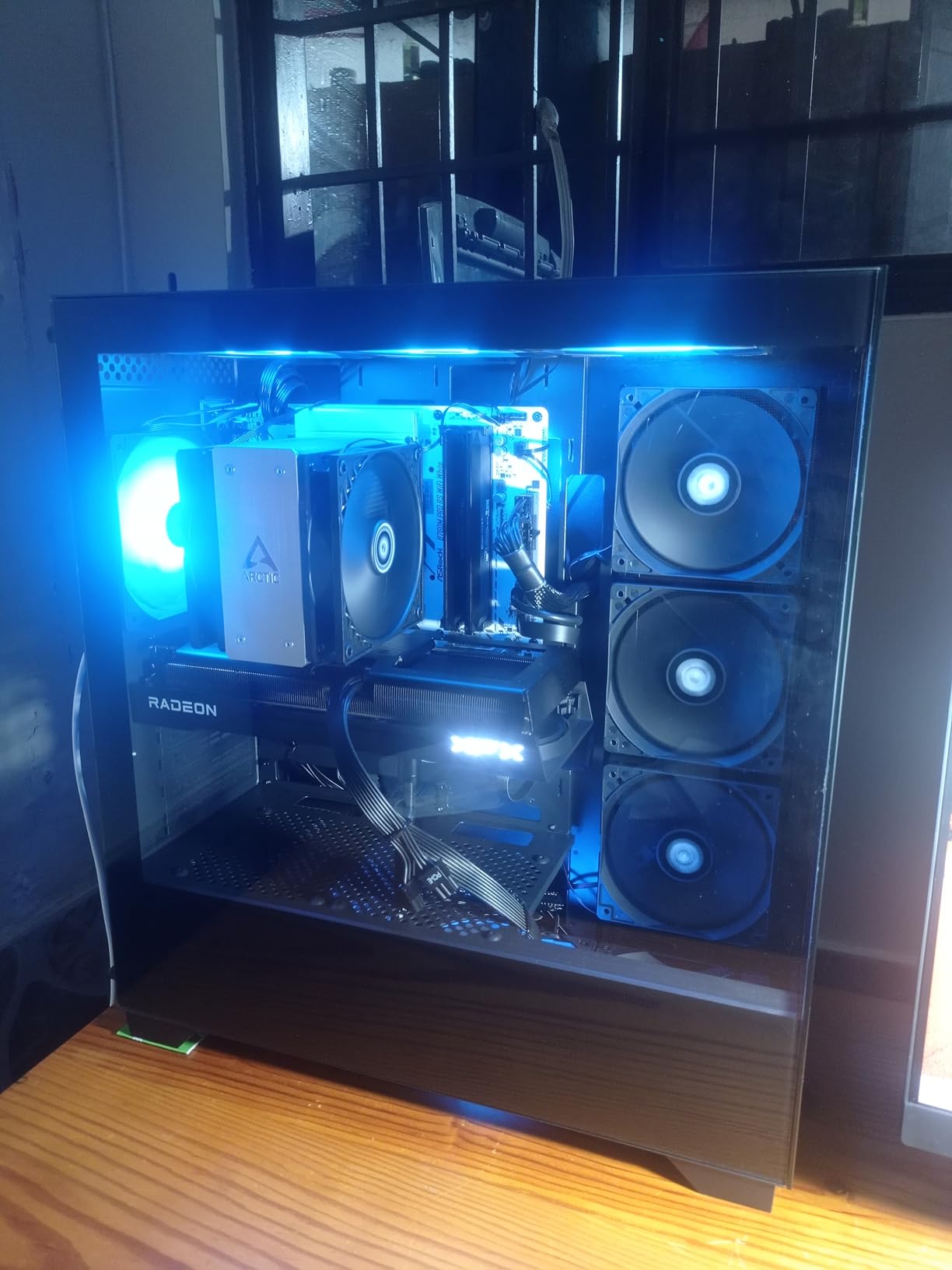 ARCTIC Freezer 36 - Single-Tower CPU Cooler with Push-Pull, Two Pressure-optimised 120 mm P Fans, Fluid Dynamic Bearing, 200–1800 RPM, 4 Heatpipes, incl. MX-6 Thermal Compound - Customer Photo 1