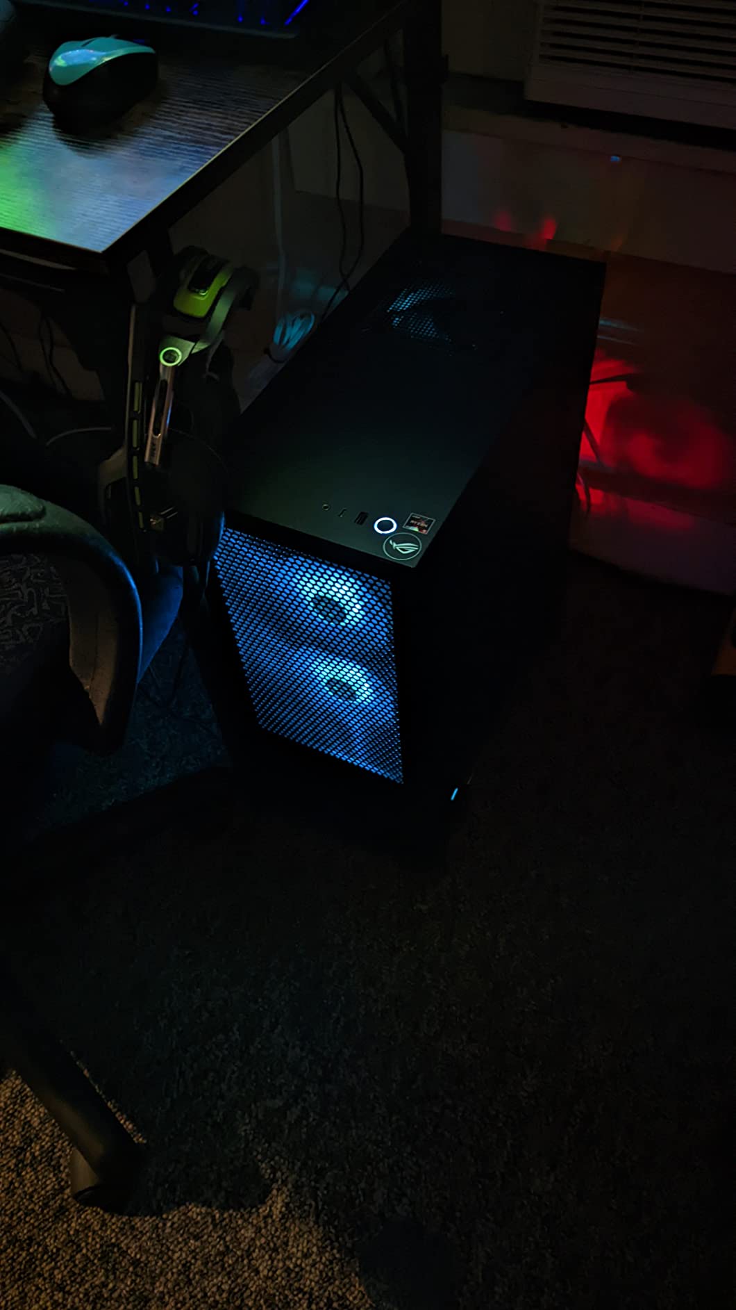 PowerColor Red Devil AMD Radeon RX 6750 XT Graphics Card with 12GB GDDR6 Memory Customer Review PowerColor Red Devil AMD Radeon RX 6750 XT Graphics Card with 12GB GDDR6 Memory - Customer Photo 2