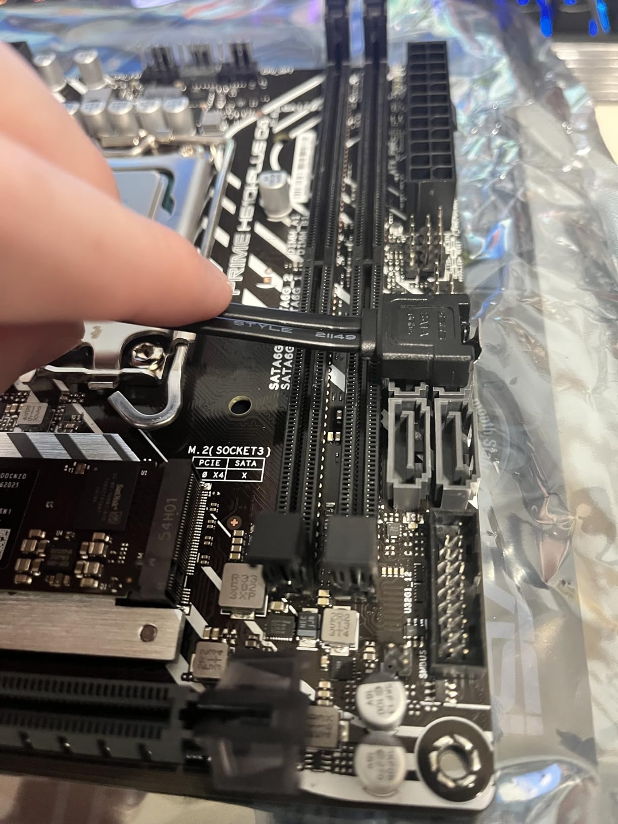 ASUS PRIME H610I-PLUS D4 LGA 1700(Intel 12th Gen&Intel vPro)mini ITX Motherboard(PCIe 4.0,DDR4,USB 3.2 Gen 1 Type-A,1Gb Lan,DP/HDMI/D-Sub,V-M.2(Key E),Q-LED,Mono-out header with amp IC,SPI TPM header) Customer Review ASUS PRIME H610I-PLUS D4 LGA 1700(Intel 12th Gen&Intel vPro)mini ITX Motherboard(PCIe 4.0,DDR4,USB 3.2 Gen 1 Type-A,1Gb Lan,DP/HDMI/D-Sub,V-M.2(Key E),Q-LED,Mono-out header with amp IC,SPI TPM header) - Customer Photo 2