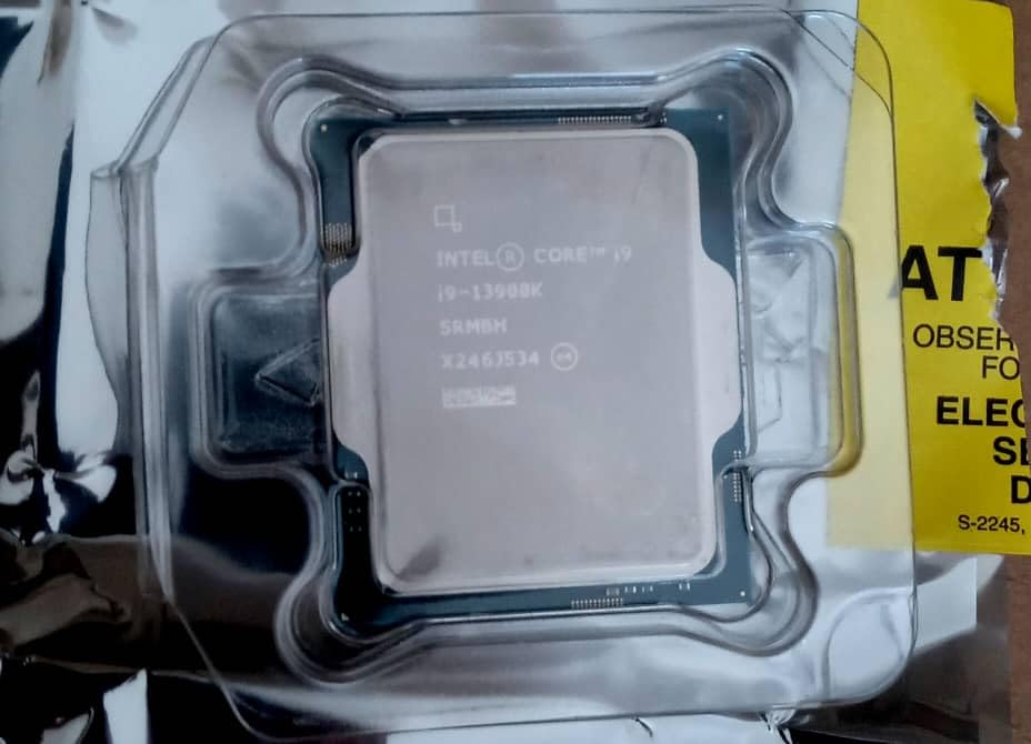 Intel Core i9-13900K Desktop Processor 24 cores (8 P-cores + 16 E-cores) 36M Cache, up to 5.8 GHz - Customer Photo 2