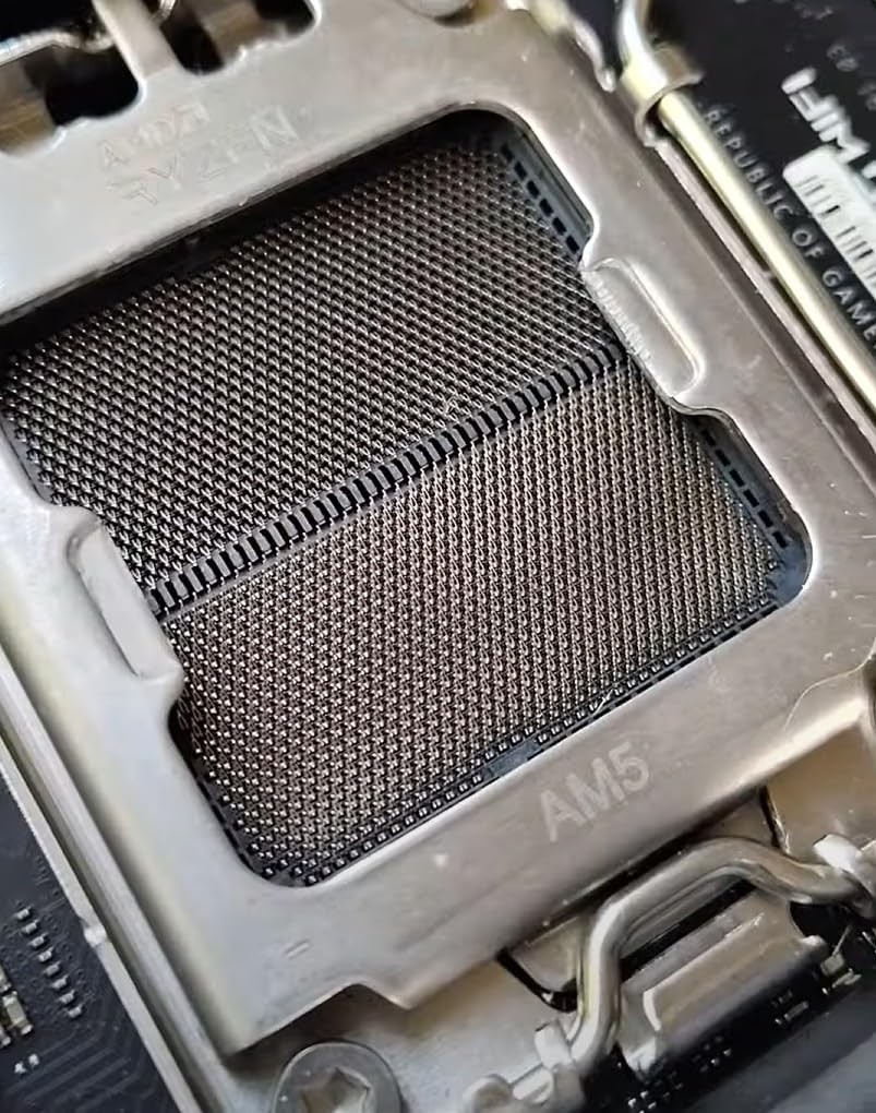 ASUS ROG STRIX X670E-A GAMING WIFI AMD X670 AM5 ATX Motherboard 16+2 Power Stages PCIe 5.0 DDR5 4x M.2 - Customer Photo 1