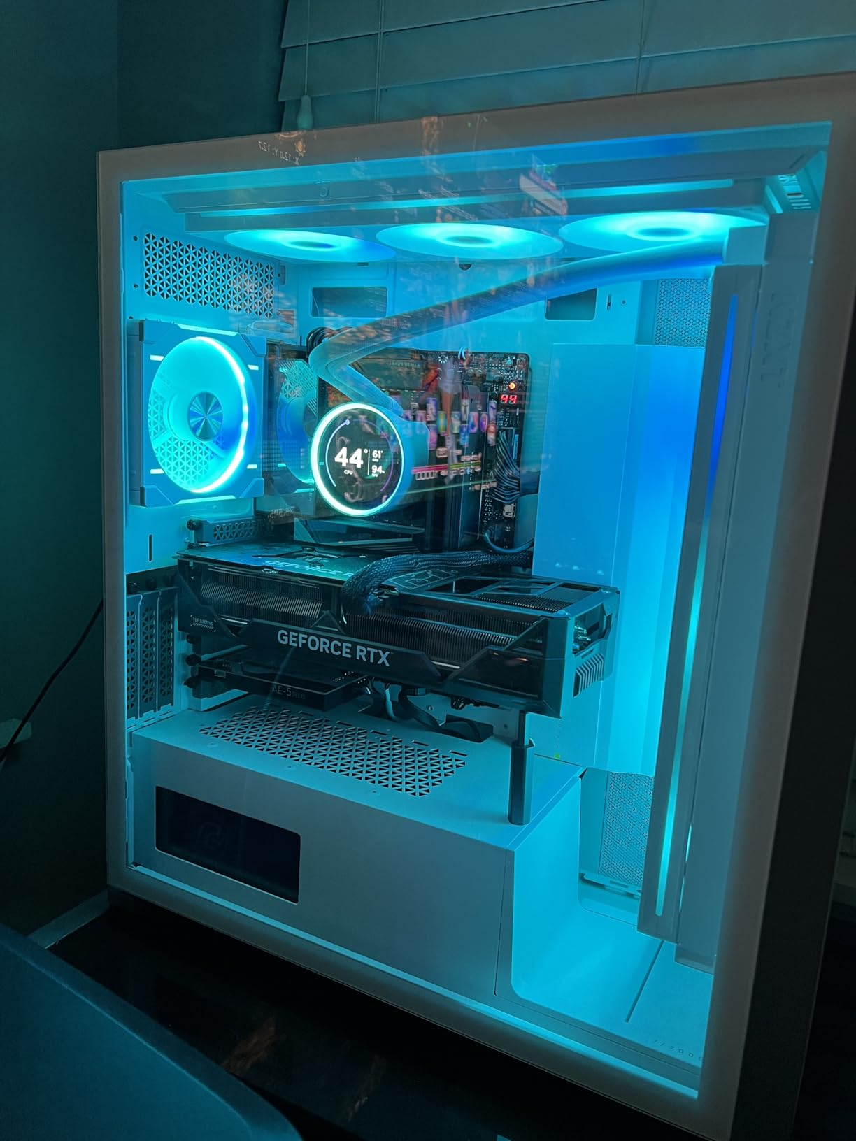 GIGABYTE X670E AORUS Master AM5 EATX Motherboard DDR5 Quad M.2 PCIe 5.0 Intel WiFi 6E - Customer Photo 2