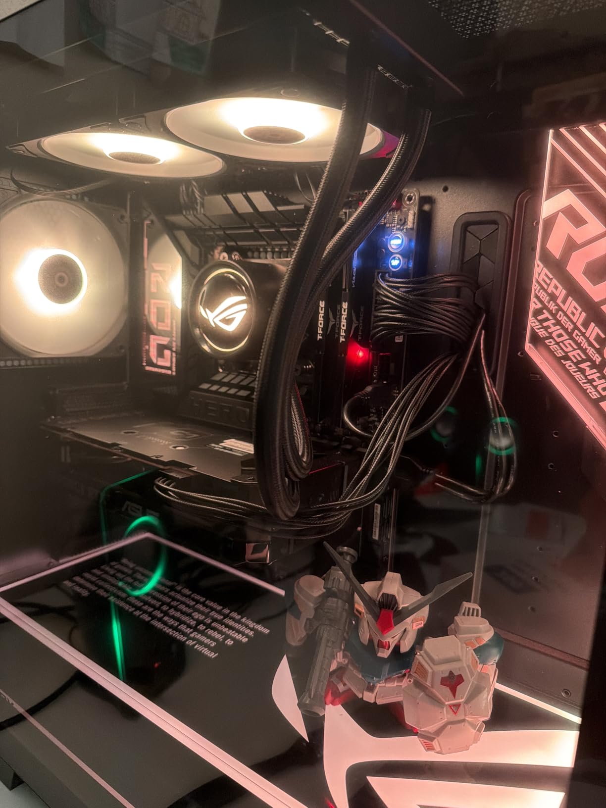 ASUS ROG Maximus Z790 Hero WiFi6E LGA 1700(Intel 14th,13th&12th Gen) ATX Gaming Motherboard(PCIe 5.0,DDR5,20+1power Stages,2.5Gb LAN, Bluetooth V5.2,2X Thunderbolt 4 Ports,5xM.2, Thunderbolt 4/USB4) Customer Review ASUS ROG Maximus Z790 Hero WiFi6E LGA 1700(Intel 14th,13th&12th Gen) ATX Gaming Motherboard(PCIe 5.0,DDR5,20+1power Stages,2.5Gb LAN, Bluetooth V5.2,2X Thunderbolt 4 Ports,5xM.2, Thunderbolt 4/USB4) - Customer Photo 1