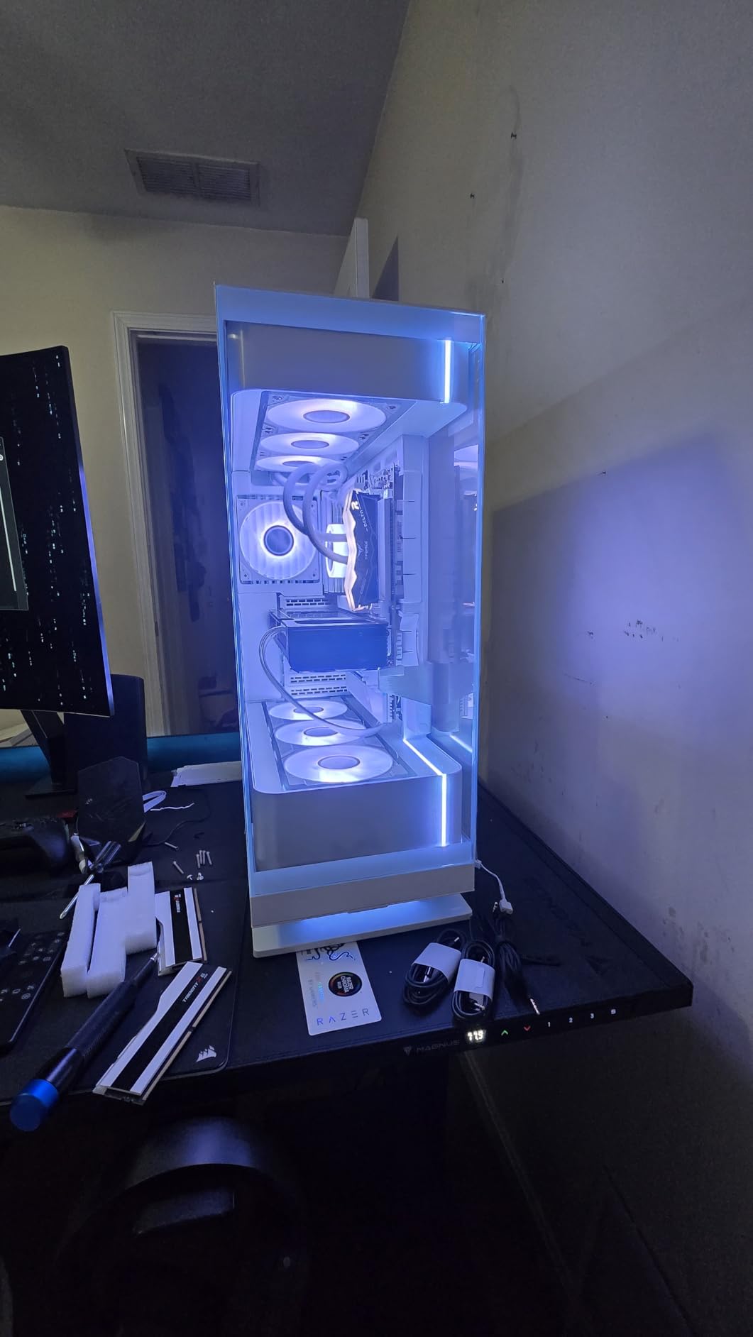 GIGABYTE B650 AORUS Elite AX AM5 LGA 1718 AMD B650 ATX Gaming Motherboard, 5-Year Warranty, DDR5, M.2, PCIe 5.0, USB 3.2 Gen2X2 Type-C, WiFi 6E, 2.5GbE LAN, Q-Flash Plus, EZ-Latch Customer Review GIGABYTE B650 AORUS Elite AX AM5 LGA 1718 AMD B650 ATX Gaming Motherboard, 5-Year Warranty, DDR5, M.2, PCIe 5.0, USB 3.2 Gen2X2 Type-C, WiFi 6E, 2.5GbE LAN, Q-Flash Plus, EZ-Latch - Customer Photo 2