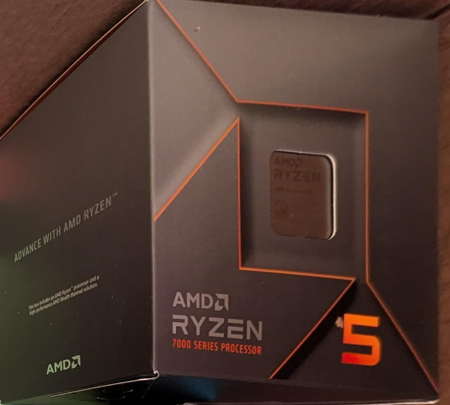 AMD Ryzen 5 7600 6-Core, 12-Thread Unlocked Desktop Processor - Customer Photo 2
