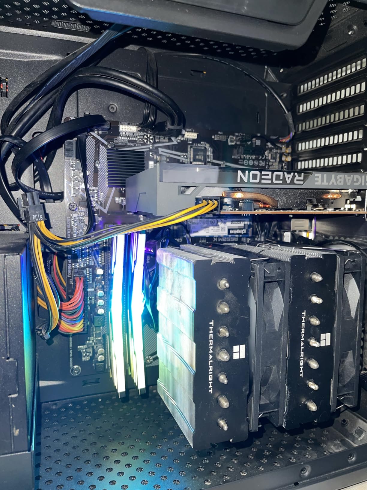 GIGABYTE B550M K Motherboard, Supports AMD AM4 Ryzen 5000 Processors, Micro-ATX, DDR4, Dual M.2, SATA 6Gb/s, Realtek GbE LAN, PCIe 4.0 - Customer Photo 3