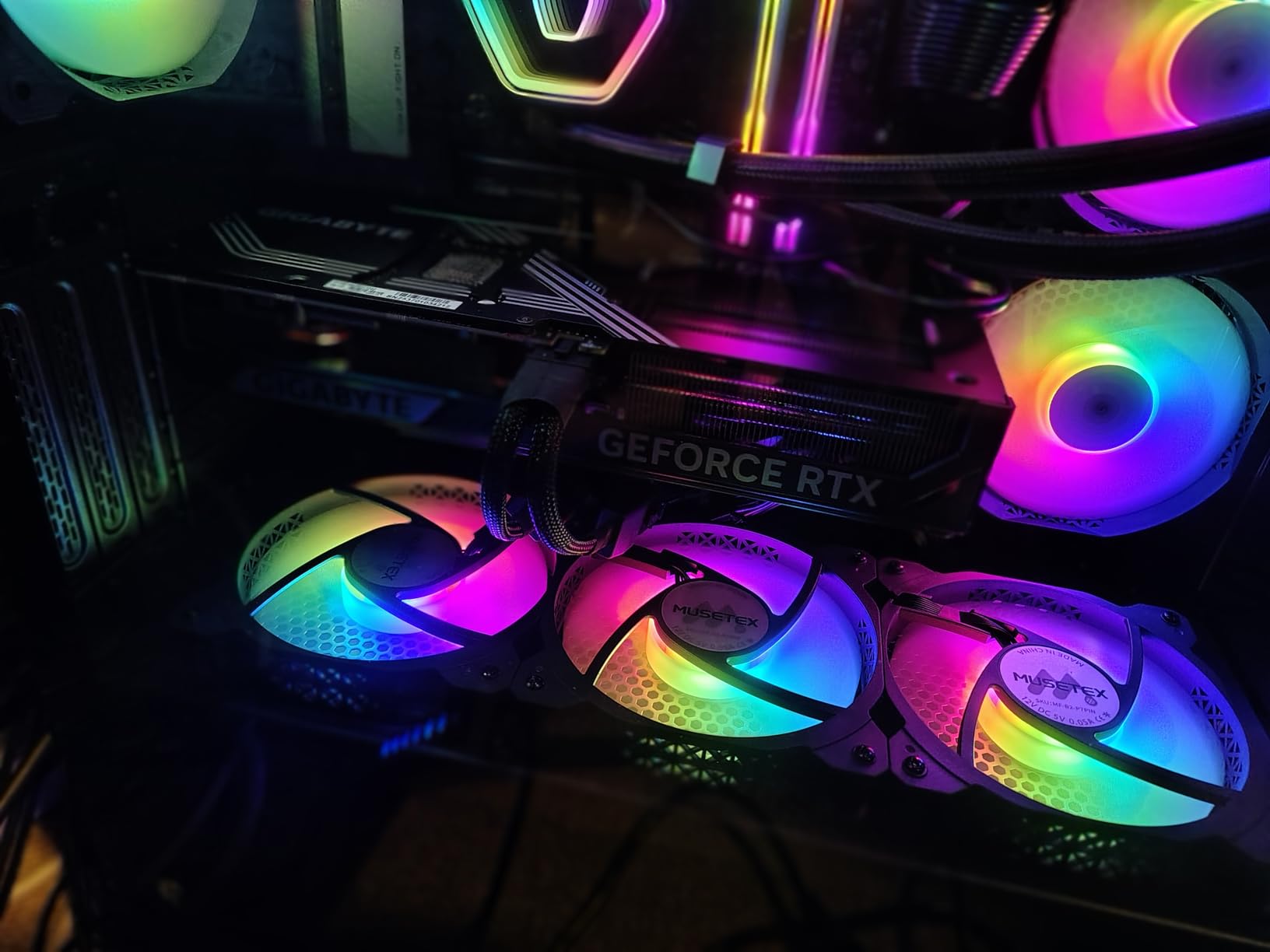 GIGABYTE GeForce RTX 4070 WINDFORCE OC 12G Graphics Card, 3X WINDFORCE Fans, 12GB 192-bit GDDR6X, GV-N4070WF3OC-12GD Video Card - Customer Photo 1