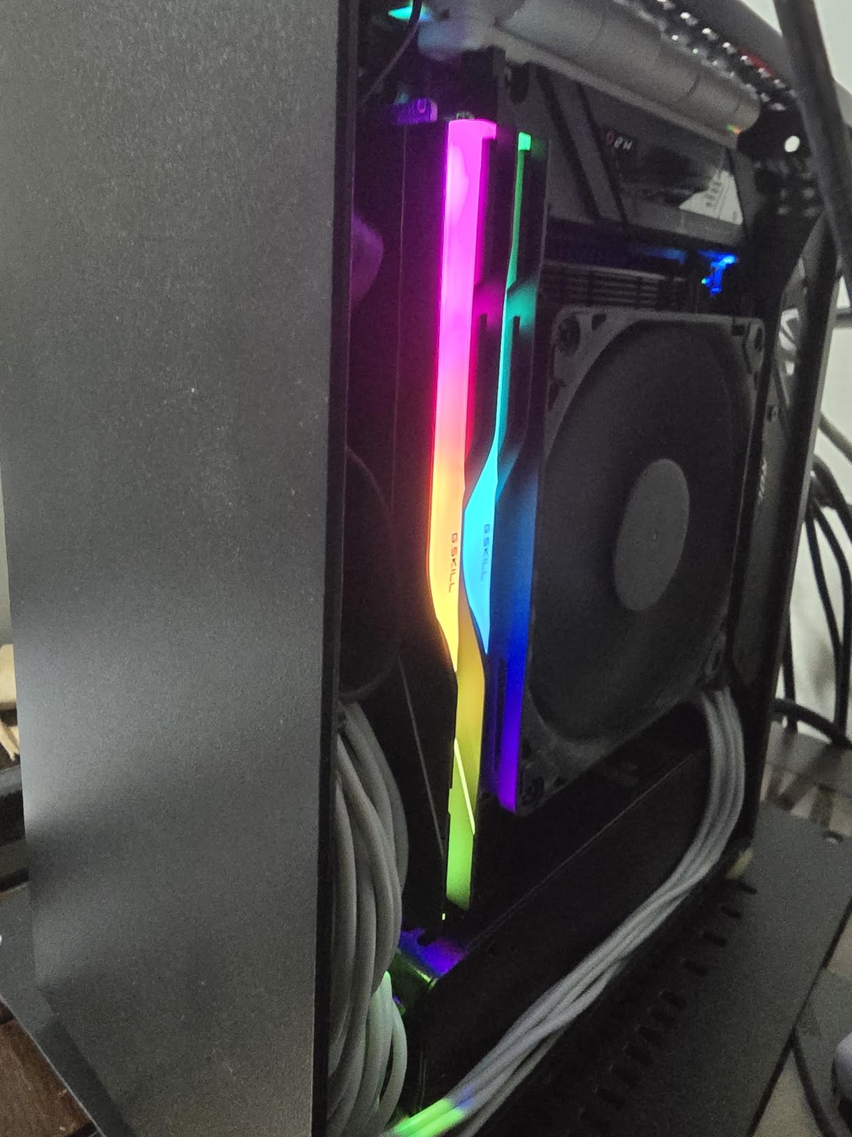 G.SKILL Trident Z5 Neo RGB Series DDR5 RAM (AMD Expo & Intel XMP 3.0) 32GB (2x16GB) 6000MT/s CL30-38-38-96 1.35V Desktop Computer Memory U-DIMM - Matte Black (F5-6000J3038F16GX2-TZ5NR) - Customer Photo 1