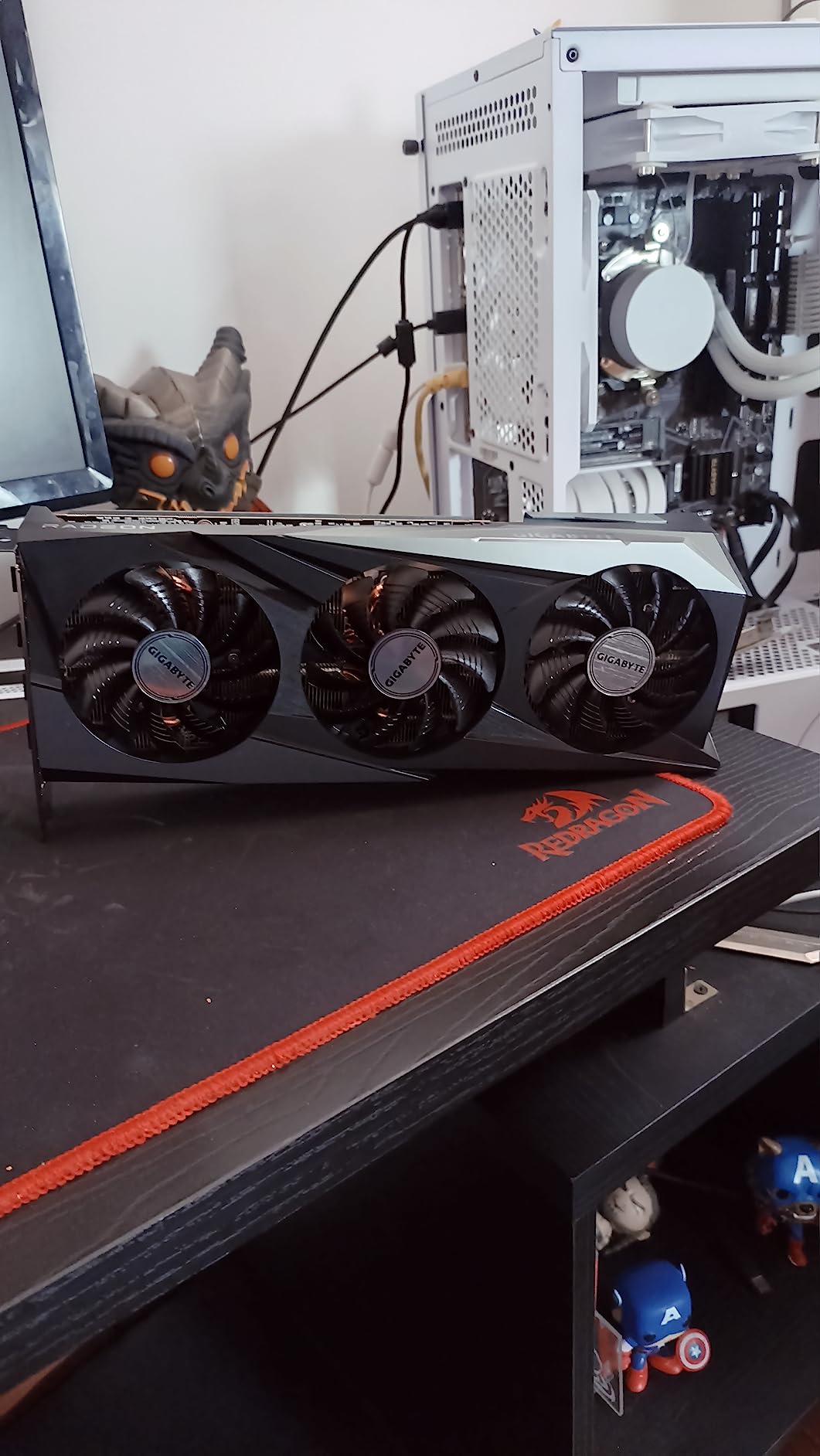 Gigabyte GV-R76GAMING OC-8GD Radeon RX 7600 Gaming OC 8G Graphics Card, 3X WINDFORCE Fans 8GB 128-bit GDDR6, Video Card - Customer Photo 3