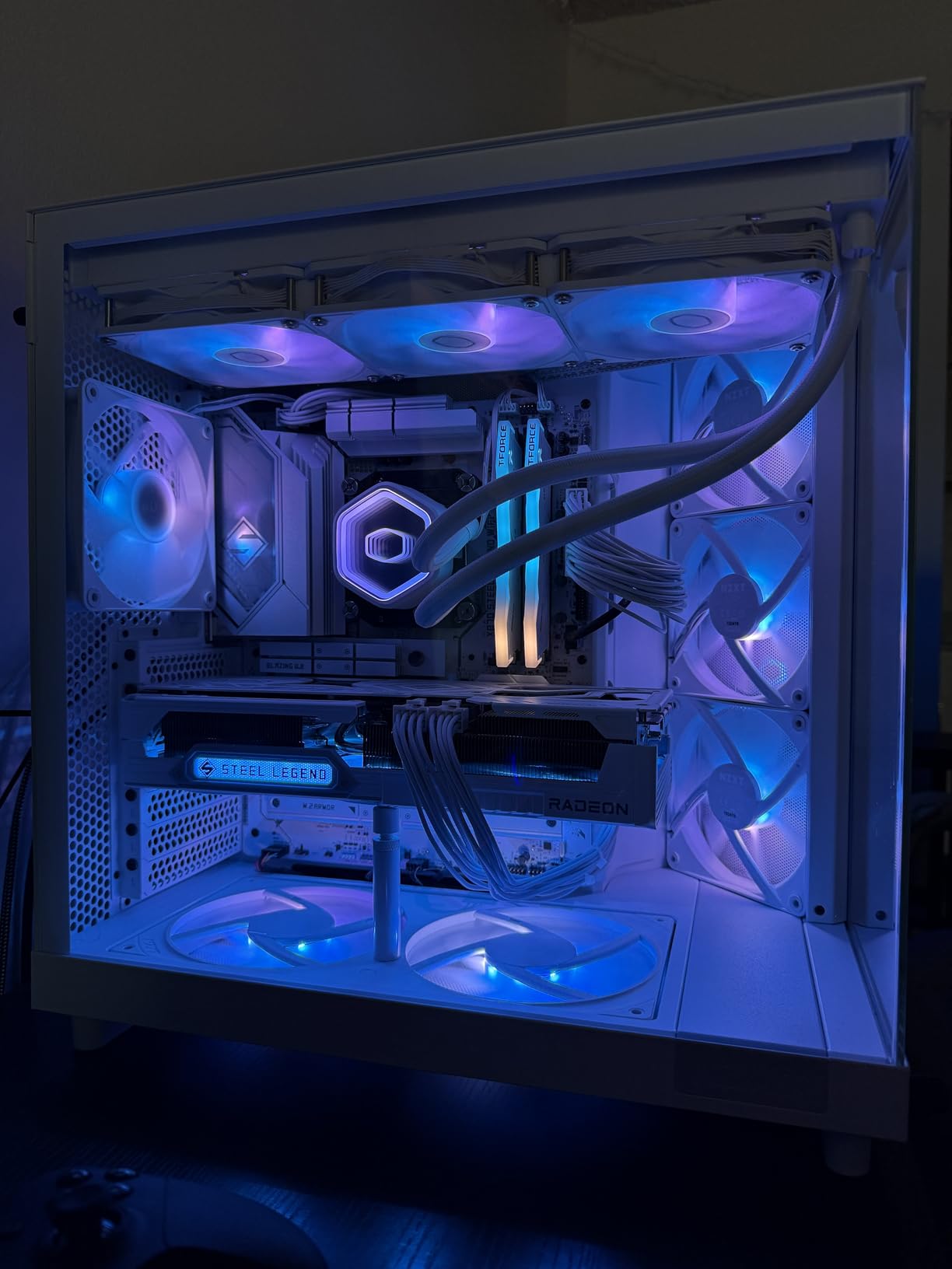 NZXT H6 Flow | CC-H61FW-01 | Compact Dual-Chamber Mid-Tower Airflow Case | Panoramic Glass Panels | High-Performance Airflow Panels | Includes 3 x 120mm Fans | Cable Management | White Customer Review NZXT H6 Flow | CC-H61FW-01 | Compact Dual-Chamber Mid-Tower Airflow Case | Panoramic Glass Panels | High-Performance Airflow Panels | Includes 3 x 120mm Fans | Cable Management | White - Customer Photo 4