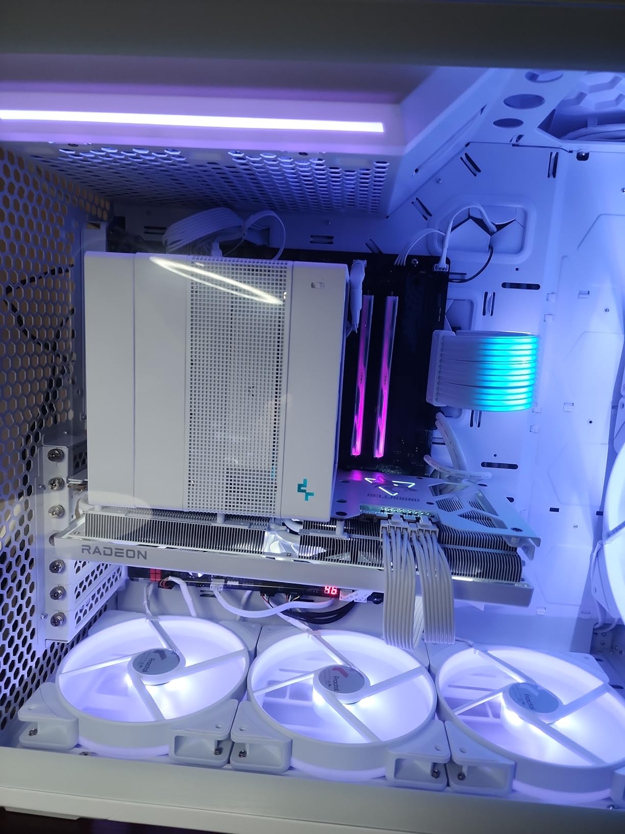 G.SKILL Trident Z5 Neo RGB Series DDR5 RAM (AMD Expo) 32GB (2x16GB) 6000MT/s CL30-36-36-96 1.35V Desktop Computer Memory U-DIMM - Matte White (F5-6000J3036F16GX2-TZ5NRW) - Customer Photo 1