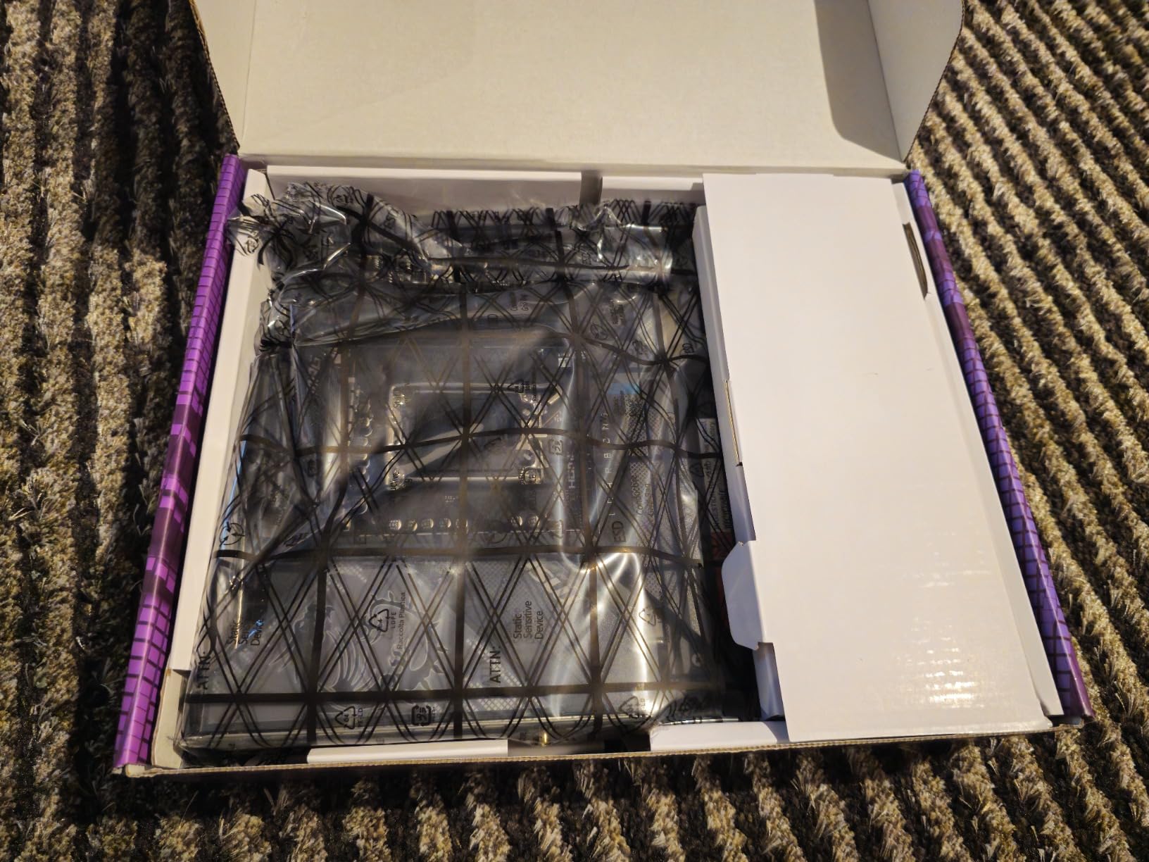 MSI MPG Z790 Carbon WiFi II Gaming Motherboard (Supports 12th/13th/14th Gen Intel Processors, LGA 1700, DDR5, PCIe 5.0, M.2, 2.5Gbps LAN, USB 3.2 Gen2, Wi-Fi 7, Bluetooth 5.4, ATX) - Customer Photo 2