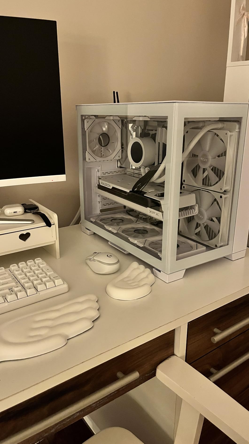 XFX Speedster QICK319 Radeon RX 7800 XT White CORE Gaming Graphics Card with 16GB GDDR6 - Customer Photo 1