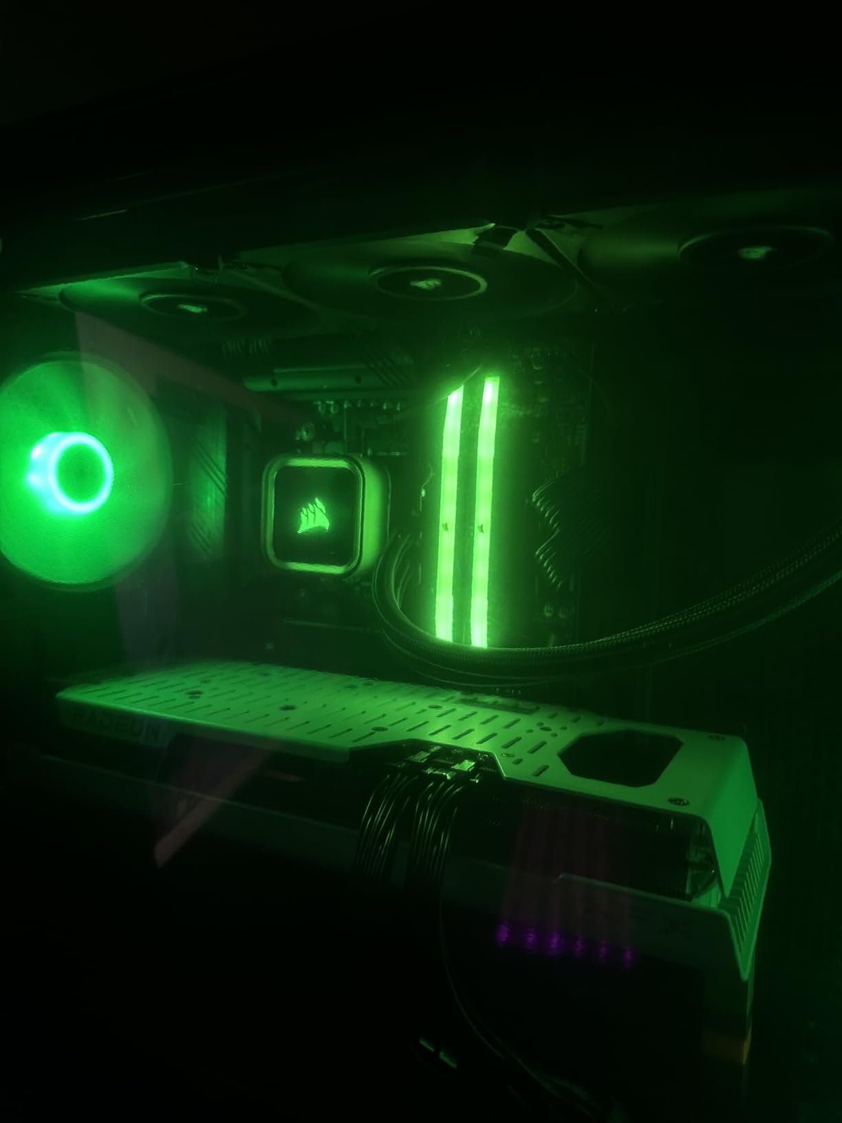 XFX Speedster QICK319 Radeon RX 7800 XT White CORE Gaming Graphics Card with 16GB GDDR6 HDMI 3xDP, AMD RDNA 3 RX-78TQICKW9 - Customer Photo 3