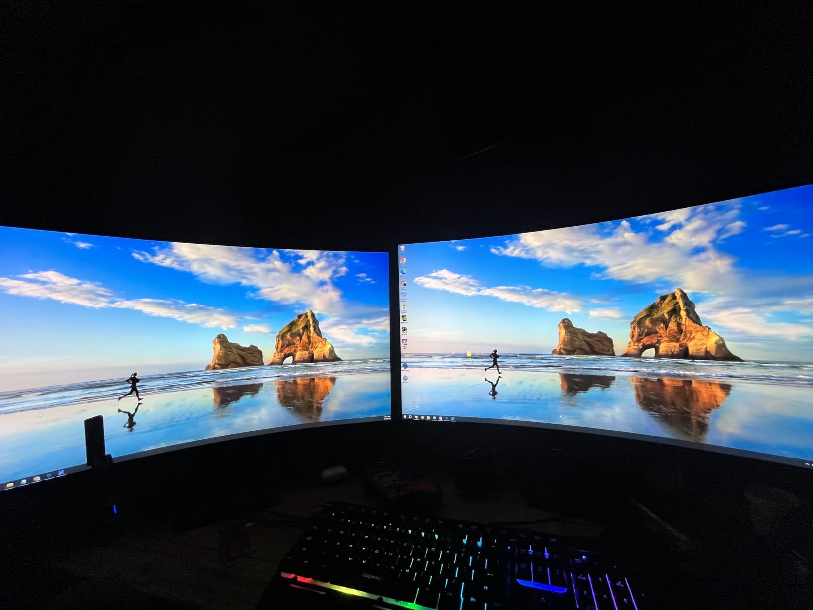 LG 27GS60QC-B Ultragear Curved Gaming Monitor 27-Inch QHD (2560x1440) 180Hz 1ms 1000R AMD FreeSync HDR10 HDMIx2 DisplayPort - Customer Photo 1