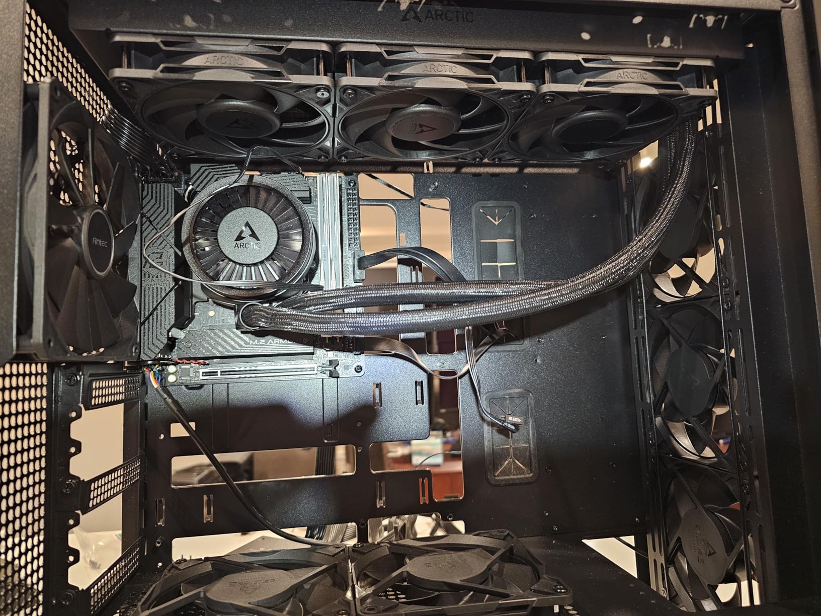 ASRock Phantom Gaming Intel Z790I Lightning WiFi DDR5 DIMMs up to 8600+ (OC) MHz 128GB LGA1700 M.2 Mini-ITX Motherboard SATA3 6.0 Gb/s Z790 802.11axe Wi-Fi 6E PCIe 5.0 x16 Customer Review ASRock Phantom Gaming Intel Z790I Lightning WiFi DDR5 DIMMs up to 8600+ (OC) MHz 128GB LGA1700 M.2 Mini-ITX Motherboard SATA3 6.0 Gb/s Z790 802.11axe Wi-Fi 6E PCIe 5.0 x16 - Customer Photo 1