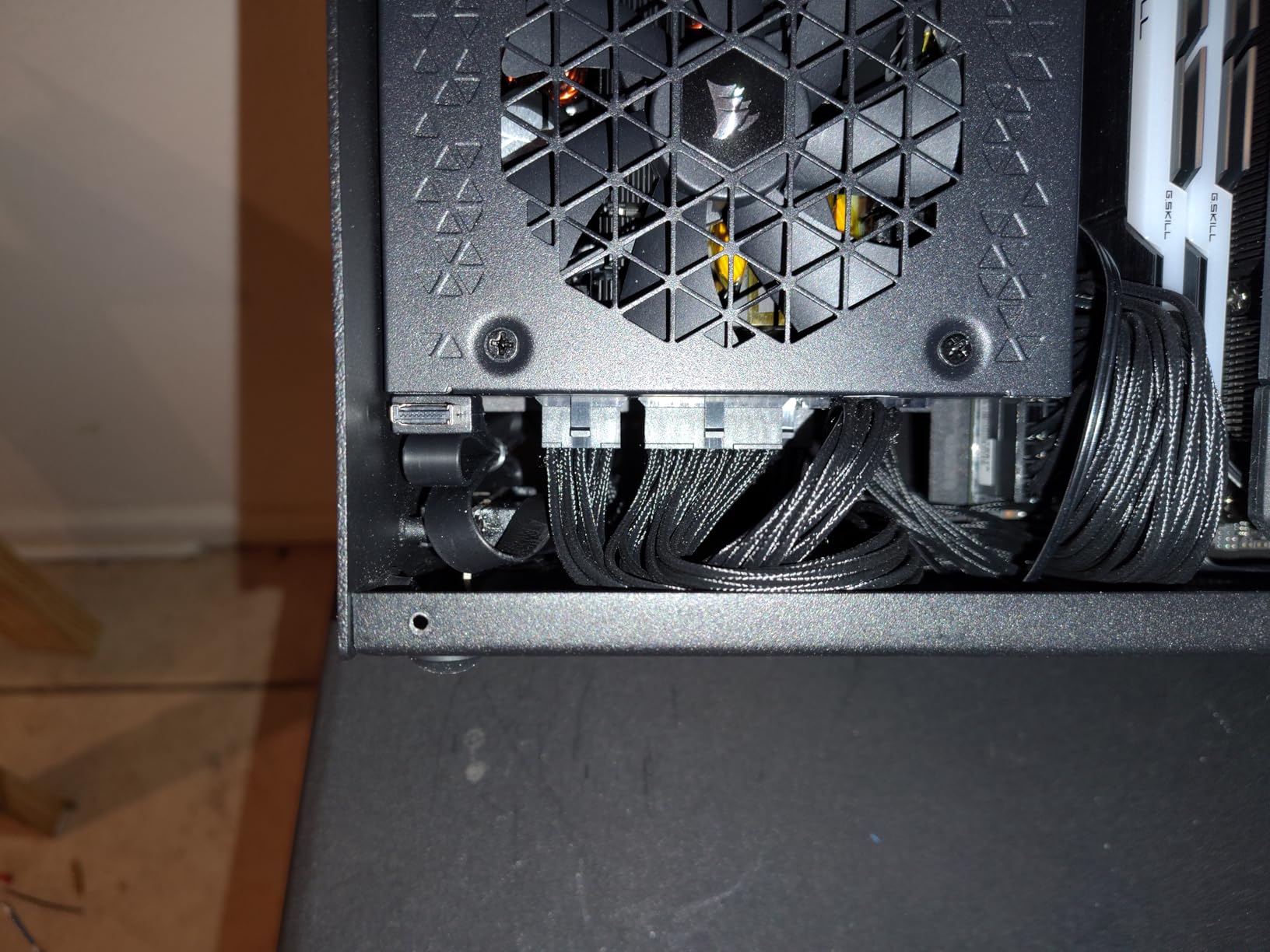 CORSAIR SF750 (2024) Fully Modular Low Noise 80 Plus Platinum ATX Power Supply - 3.1 Compliant - PCIe 5.1 Ready - SFX-to-ATX Bracket Included - Black - Customer Photo 1