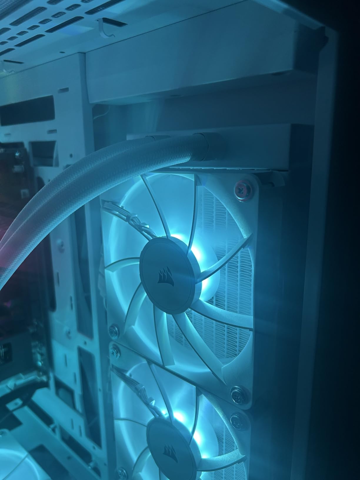 CORSAIR Nautilus 360 RS Liquid CPU Cooler – 360mm AIO – Low-Noise – Direct Motherboard Connection – Daisy-Chain – Intel LGA 1851/1700, AMD AM5/AM4 – 3X RS120 Fans Included – Black Customer Review CORSAIR Nautilus 360 RS Liquid CPU Cooler – 360mm AIO – Low-Noise – Direct Motherboard Connection – Daisy-Chain – Intel LGA 1851/1700, AMD AM5/AM4 – 3X RS120 Fans Included – Black - Customer Photo 3