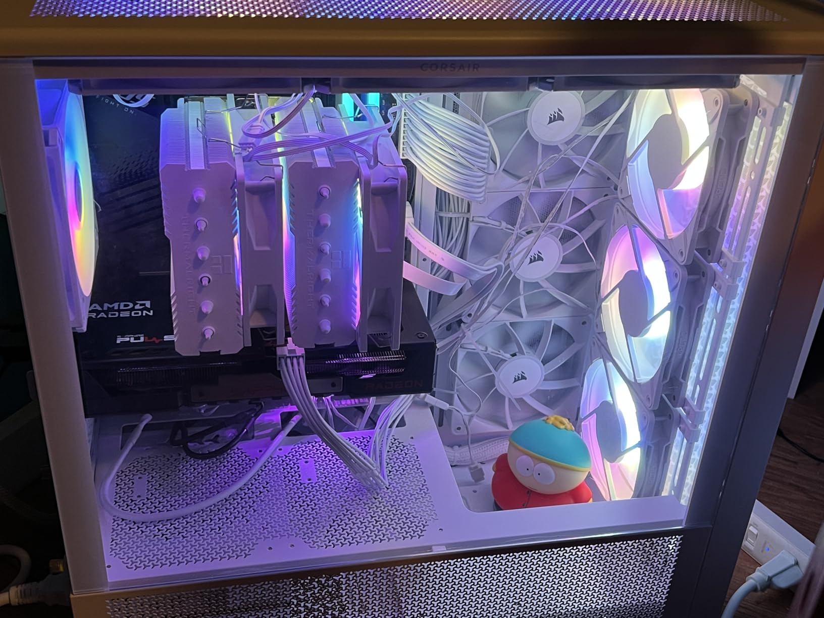 CORSAIR 4000D RS ARGB Frame Modular Mid-Tower ATX PC Case, High Airflow, 3X Pre-Installed RS Fans, InfiniRail Mounting System, ASUS BTF, MSI Zero, Gigabyte Stealth, Black - Customer Photo 2