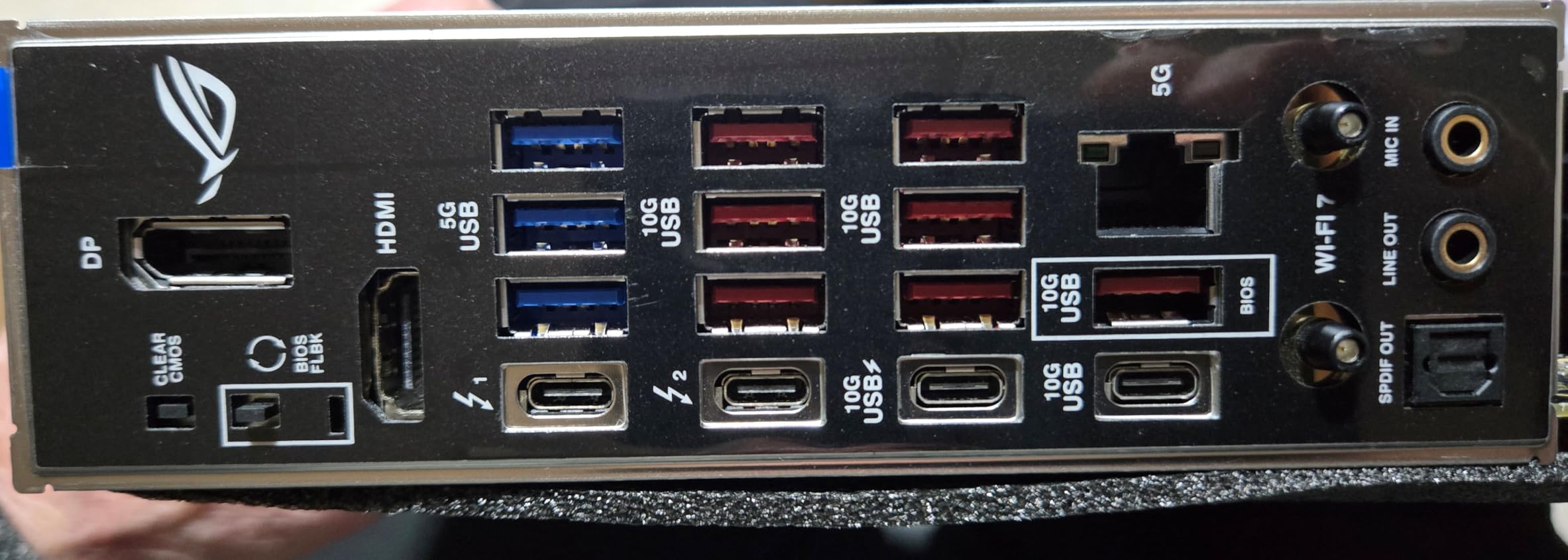 ASUS ROG Strix Z890-E Gaming WiFi Intel Z890 LGA 1851 ATX Motherboard, Advanced AI PC-Ready, 18+2+1+2 Stages, DDR5, WiFi 7, 7X M.2, Thunderbolt 4, USB Type-C, AI Overclocking, Cooling & Networking - Customer Photo 2