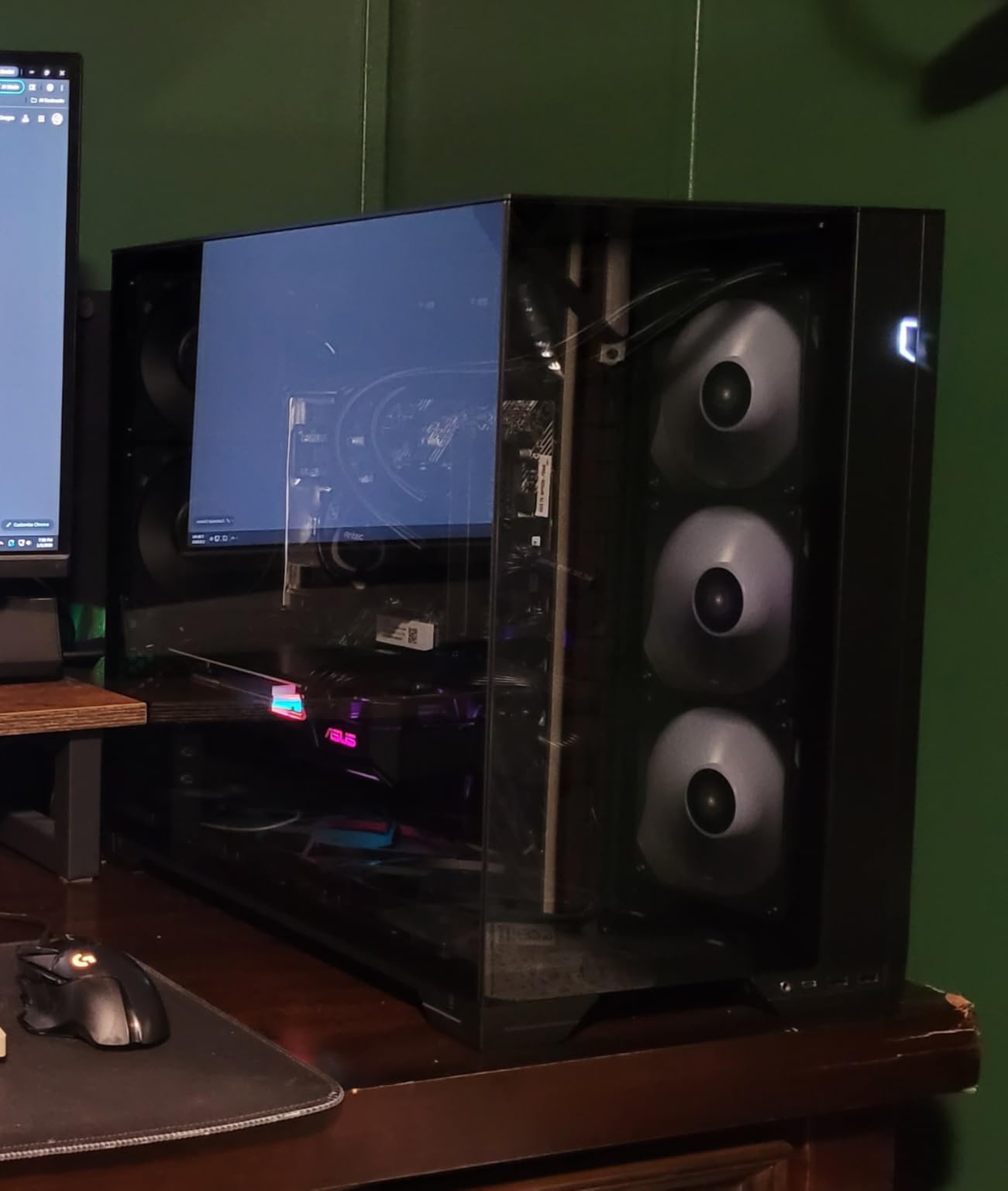 Lian Li O11 Vision Compact Black-Steel-Tempered Glass ATX Mid Tower Computer Case-Back Connect Support-O11VPX Customer Review Lian Li O11 Vision Compact Black-Steel-Tempered Glass ATX Mid Tower Computer Case-Back Connect Support-O11VPX - Customer Photo 2