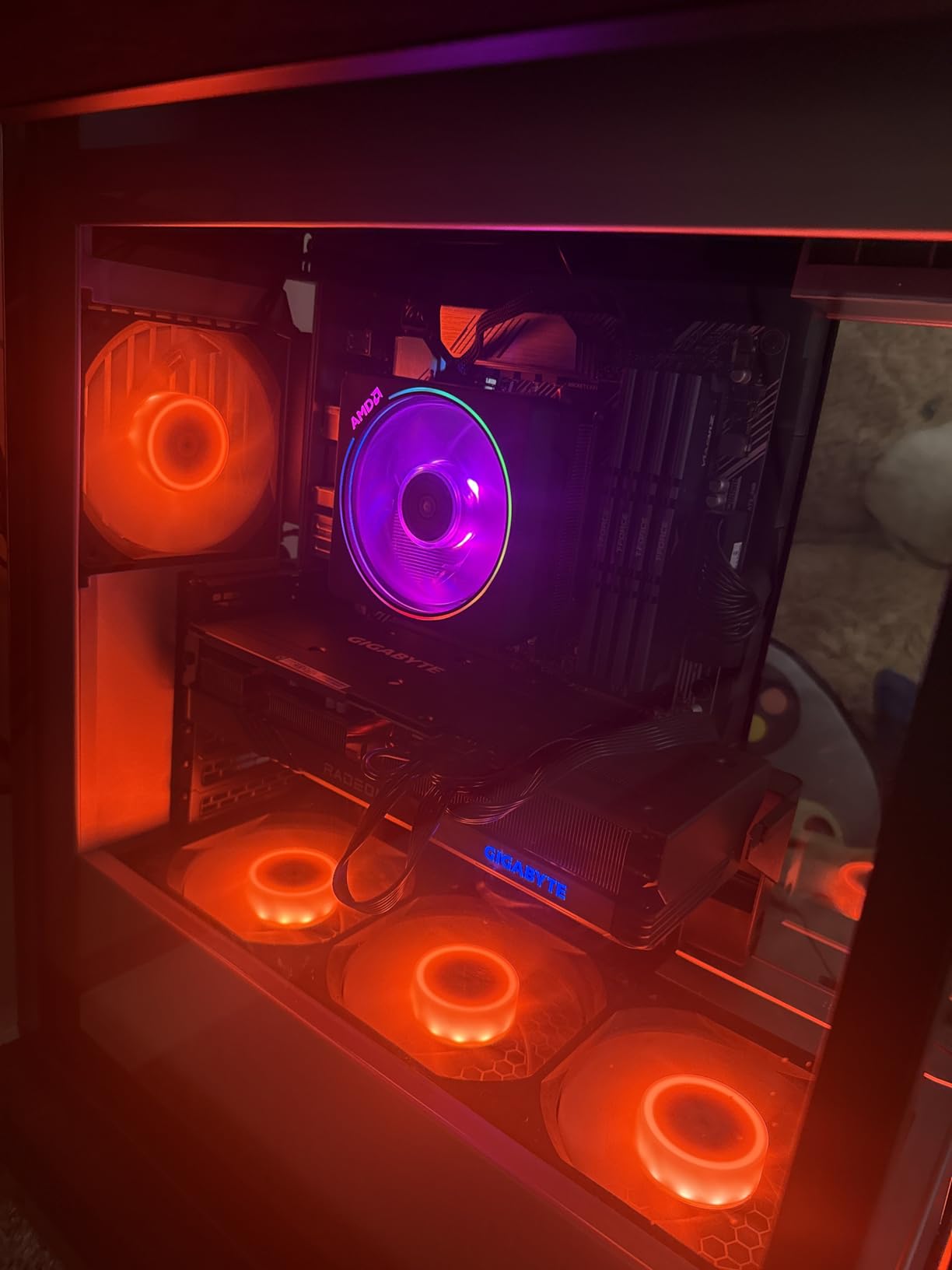 AMD RYZEN 7 9800X3D 8-Core, 16-Thread Desktop Processor - Customer Photo 4