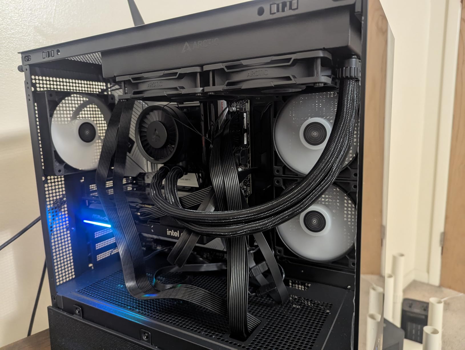 ARCTIC Liquid Freezer III Pro 240-240 mm AIO CPU Cooler, Water Cooling, 38 mm Radiator, PWM Pump, VRM Fan, AMD AM5/AM4, Intel LGA1851/1700 Contact Frame - Black Customer Review ARCTIC Liquid Freezer III Pro 240-240 mm AIO CPU Cooler, Water Cooling, 38 mm Radiator, PWM Pump, VRM Fan, AMD AM5/AM4, Intel LGA1851/1700 Contact Frame - Black - Customer Photo 4