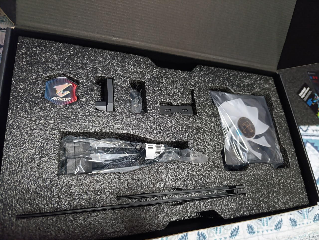 GIGABYTE GeForce RTX 5080 Gaming OC 16G Graphics Card, WINDFORCE Cooling System, 16GB 256-bit GDDR7, GV-N5080GAMING OC-16GD Video Card Customer Review GIGABYTE GeForce RTX 5080 Gaming OC 16G Graphics Card, WINDFORCE Cooling System, 16GB 256-bit GDDR7, GV-N5080GAMING OC-16GD Video Card - Customer Photo 3