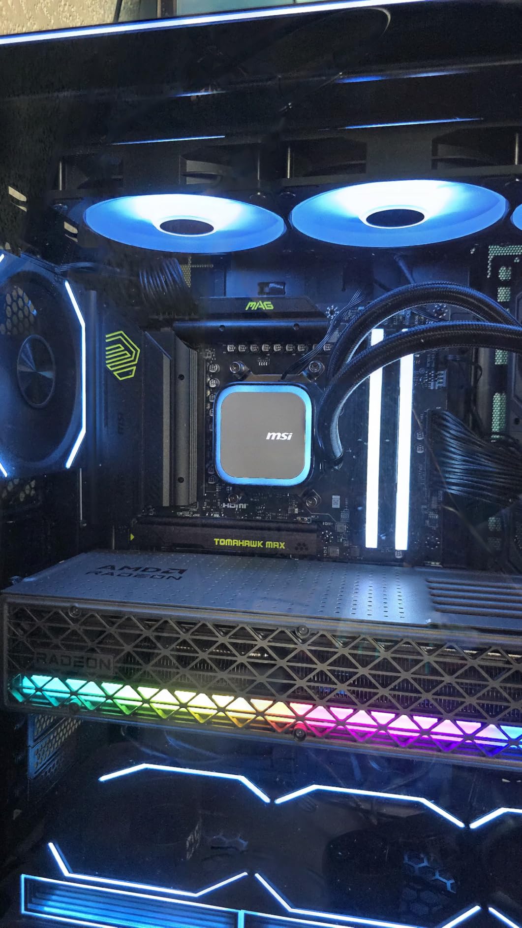 MSI MAG B850 Tomahawk MAX WiFi Motherboard, ATX - Supports AMD Ryzen 9000/8000 / 7000 Processors, AM5-80A SPS VRM, DDR5 Memory Boost 8400+ MT/s (OC), PCIe 5.0 x16, M.2 Gen5, Wi-Fi 7, 5G LAN Customer Review MSI MAG B850 Tomahawk MAX WiFi Motherboard, ATX - Supports AMD Ryzen 9000/8000 / 7000 Processors, AM5-80A SPS VRM, DDR5 Memory Boost 8400+ MT/s (OC), PCIe 5.0 x16, M.2 Gen5, Wi-Fi 7, 5G LAN - Customer Photo 2