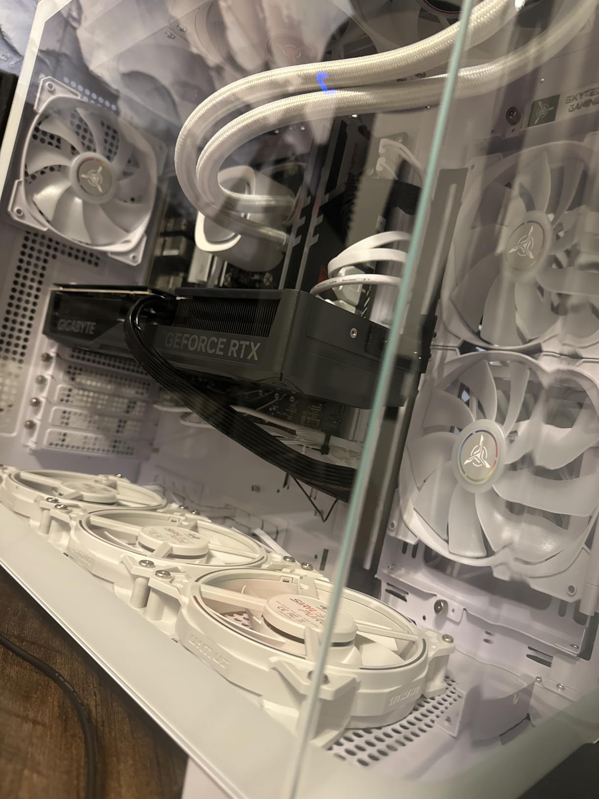 Skytech Gaming King 95 Desktop PC, Ryzen 7 9800X3D 4.7 GHz (5.2 GHz), NVIDIA RTX 5070 Ti 16GB, 1TB Gen4 NVMe SSD, 32GB DDR5 RAM 5600 RGB, 850W Gold ATX 3 PSU, 360mm ARGB AIO, Wi-Fi, Win 11 Customer Review Skytech Gaming King 95 Desktop PC, Ryzen 7 9800X3D 4.7 GHz (5.2 GHz), NVIDIA RTX 5070 Ti 16GB, 1TB Gen4 NVMe SSD, 32GB DDR5 RAM 5600 RGB, 850W Gold ATX 3 PSU, 360mm ARGB AIO, Wi-Fi, Win 11 - Customer Photo 0