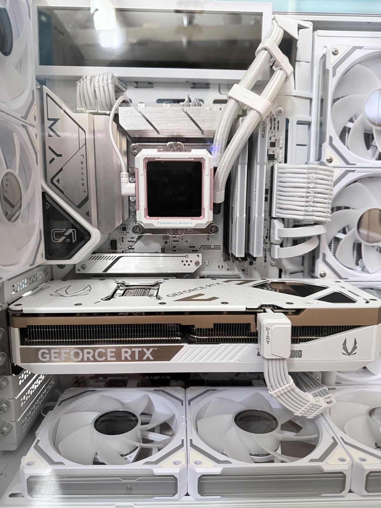 ASUS Z790-AYW WiFi W II Intel Z790 (LGA 1700) ATX Motherboard with PCIe 5.0, 3X M.2, 12+1 DrMOS, DDR5, WiFi 6, 2.5Gb LAN, HDMI, USB 10Gbps Type-C, USB 10Gbps Type-C, Thunderbolt, USB4, Aura Sync - Customer Photo 4