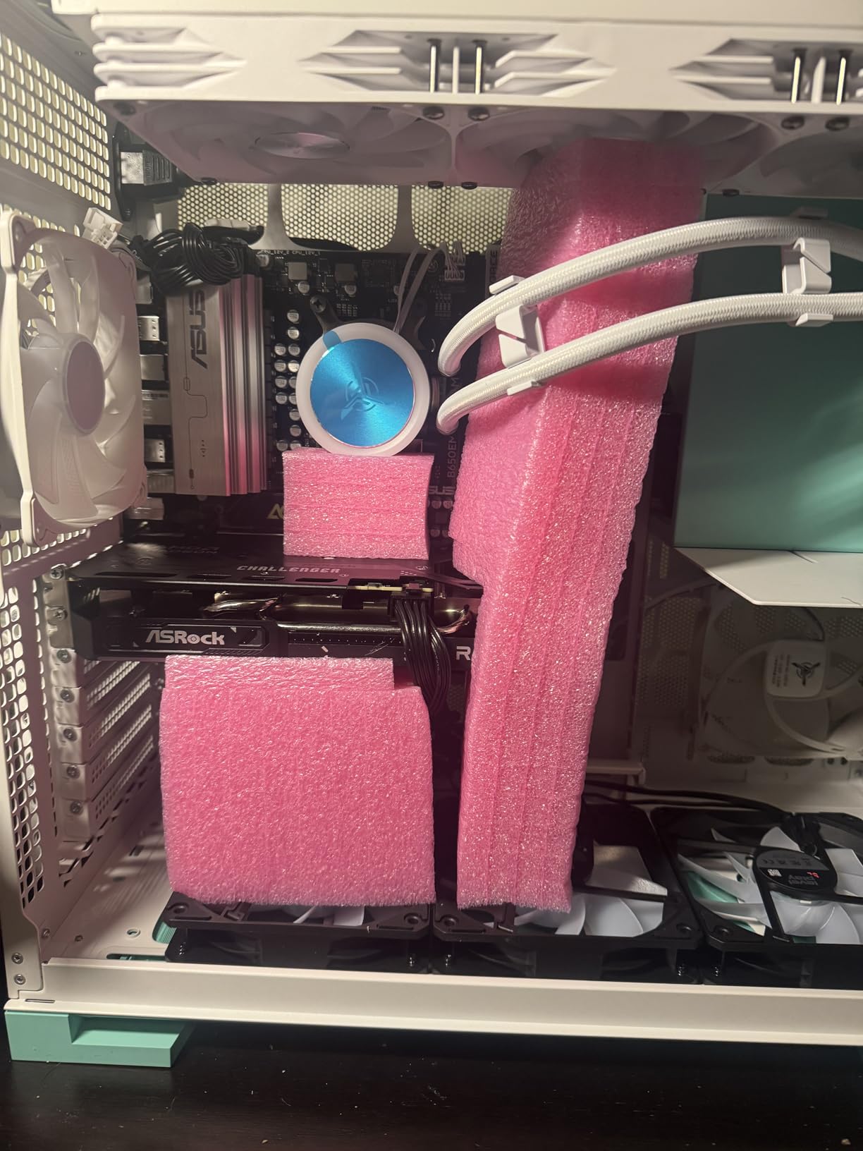 Skytech Gaming Aqua Desktop PC, Ryzen 7 7800X3D 4.2 GHz (5GHz), AMD RX 9060XT 16GB, 1TB Gen4 NVMe SSD, 32GB DDR5 RAM 5200 RGB, 850W Gold ATX 3 PSU, 360mm ARGB AIO, Wi-Fi, Win 11 - Customer Photo 3