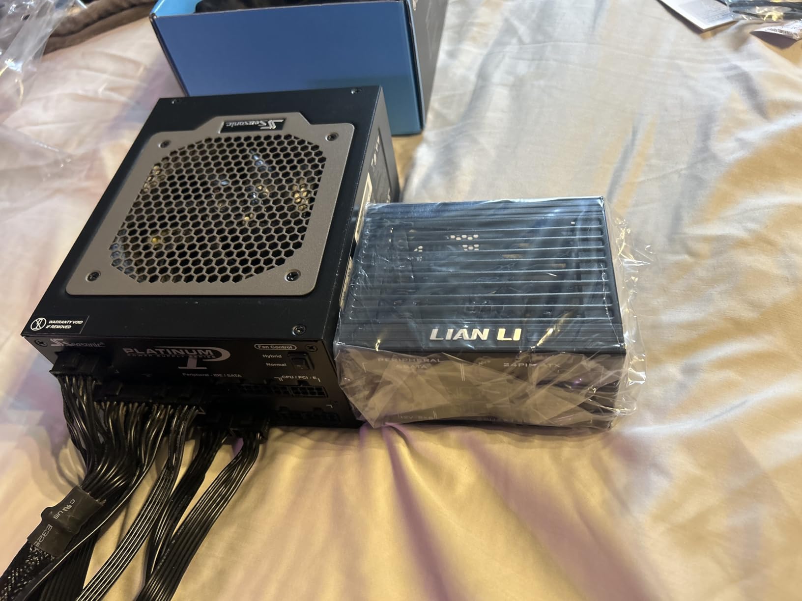 Lian Li SP V2 750 Watt SFX Form Factor Power Supply with Native 12V-2x6 Cable - Low Noise - 80+ Gold Efficiency - ATX 3.1 & PCIe 5.0 Compliant - 92mm FDB Fan - 10-Year Warranty - Black (SP750G.B) - Customer Photo 2