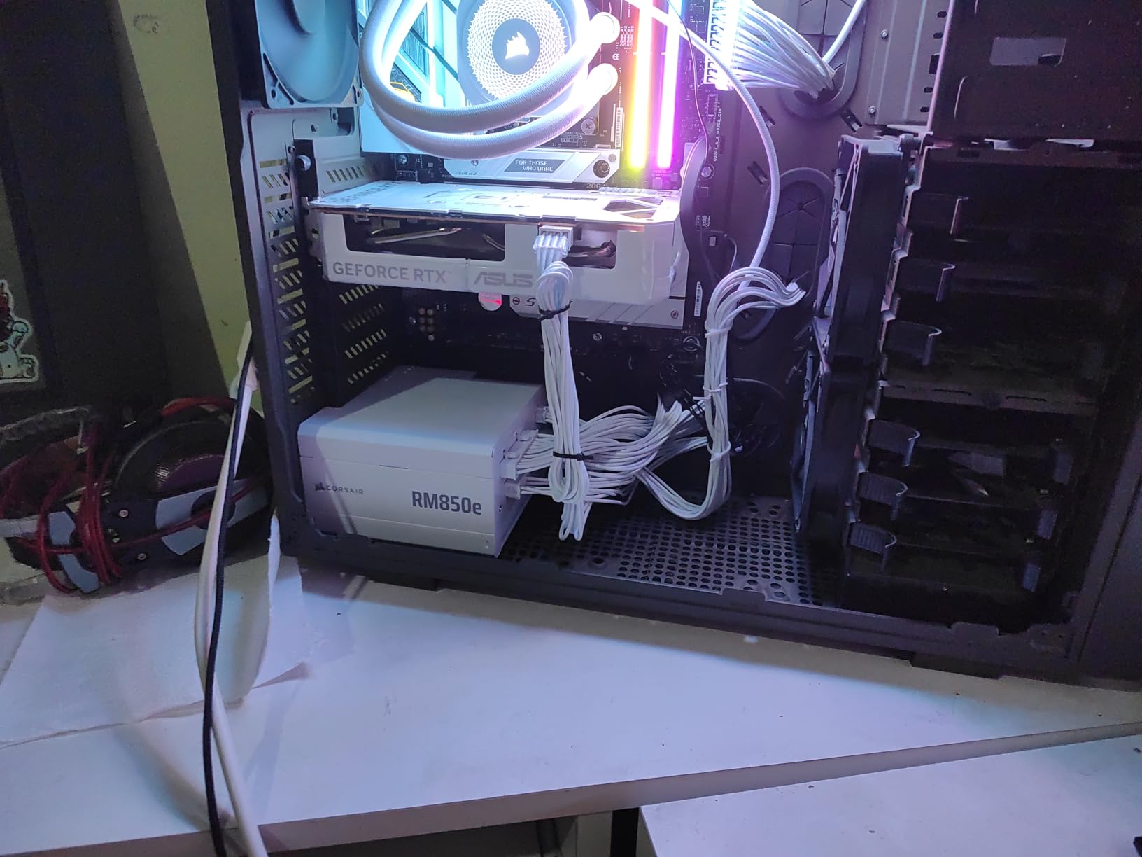 CORSAIR RM750e ATX 3.1 PCIe 5.1 Ready Fully Modular 750W Power Supply – 12V-2x6 Cable Included, Cybenetics Gold Efficiency, 105°C-Rated Capacitors, Modern Standby Mode – Black Customer Review CORSAIR RM750e ATX 3.1 PCIe 5.1 Ready Fully Modular 750W Power Supply – 12V-2x6 Cable Included, Cybenetics Gold Efficiency, 105°C-Rated Capacitors, Modern Standby Mode – Black - Customer Photo 1