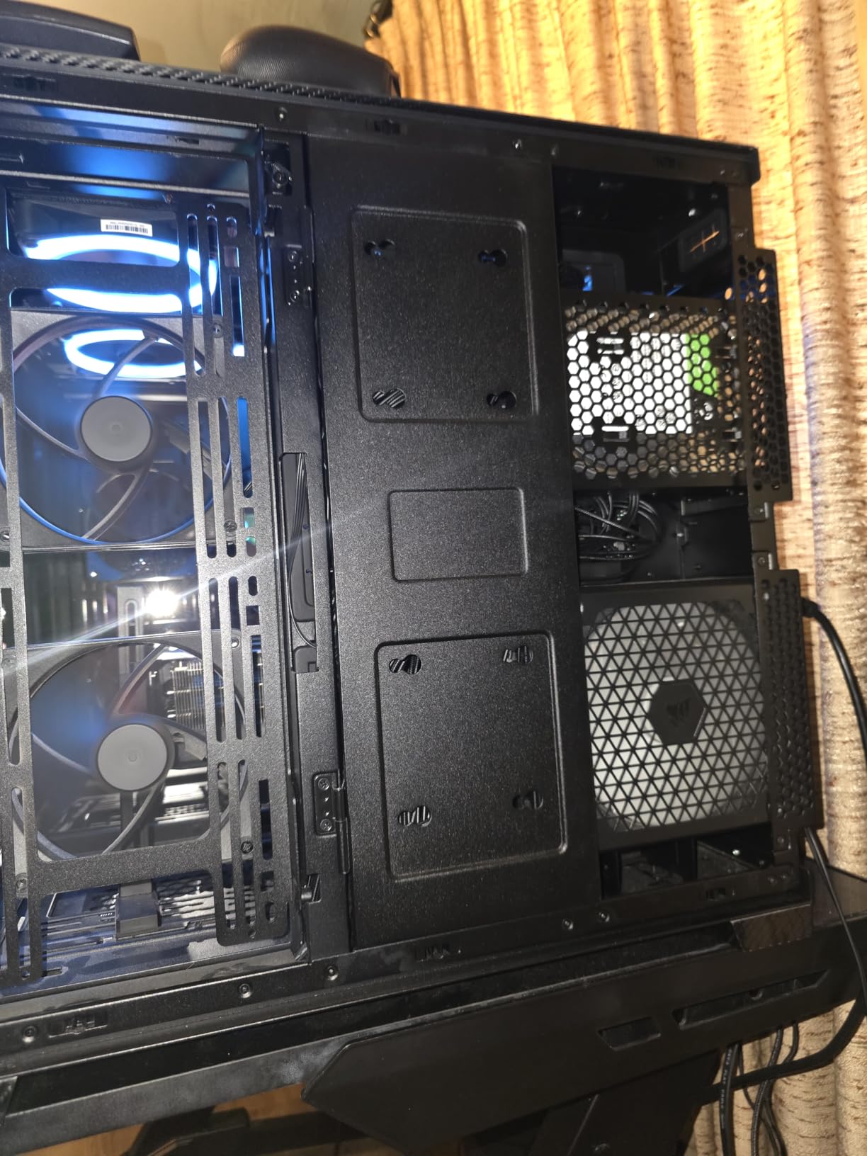 CORSAIR RM750x ATX 3.1 PCIe 5.1 Ready Fully Modular 750W Power Supply – Low-Noise, Cybenetics Gold Efficiency, Native 12V-2x6 Connector – Black - Customer Photo 0