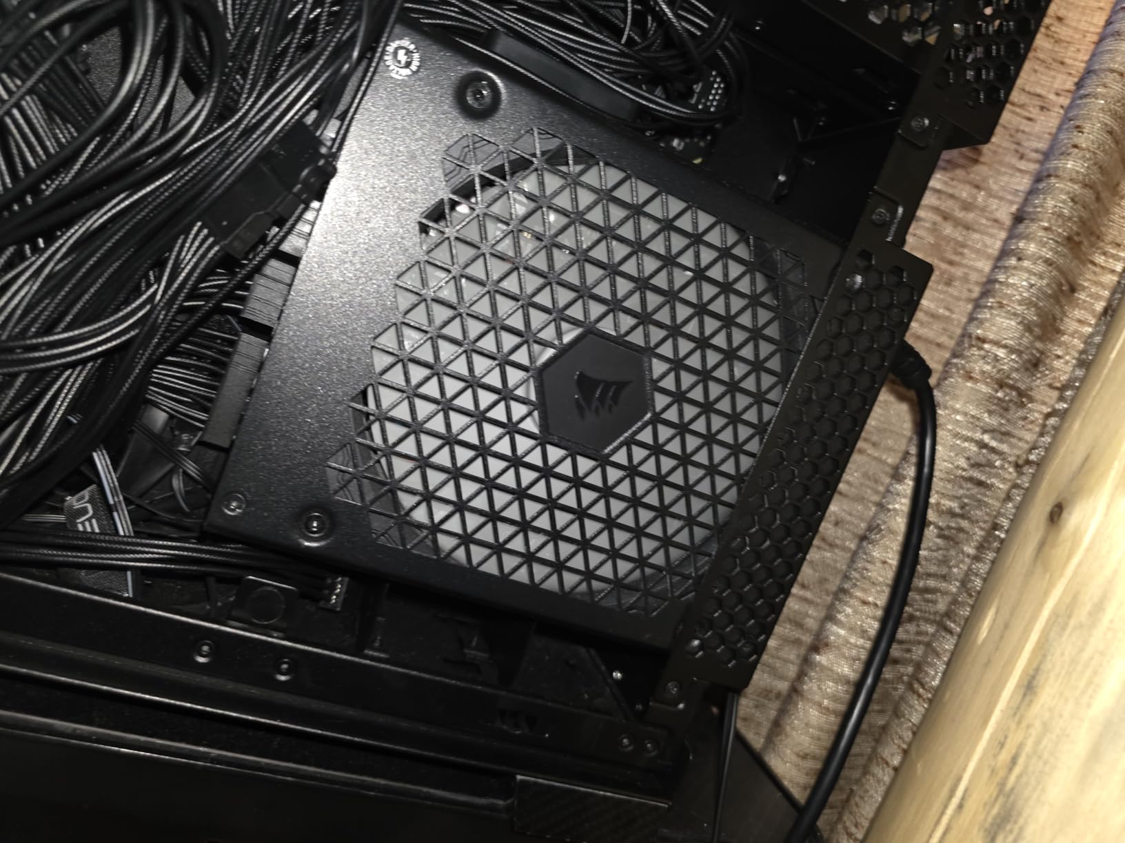 CORSAIR RM1000x ATX 3.1 PCIe 5.1 Ready Fully Modular 1000W Power Supply – Low-Noise, Cybenetics Gold Efficiency, Native 12V-2x6 Connector – Black - Customer Photo 1