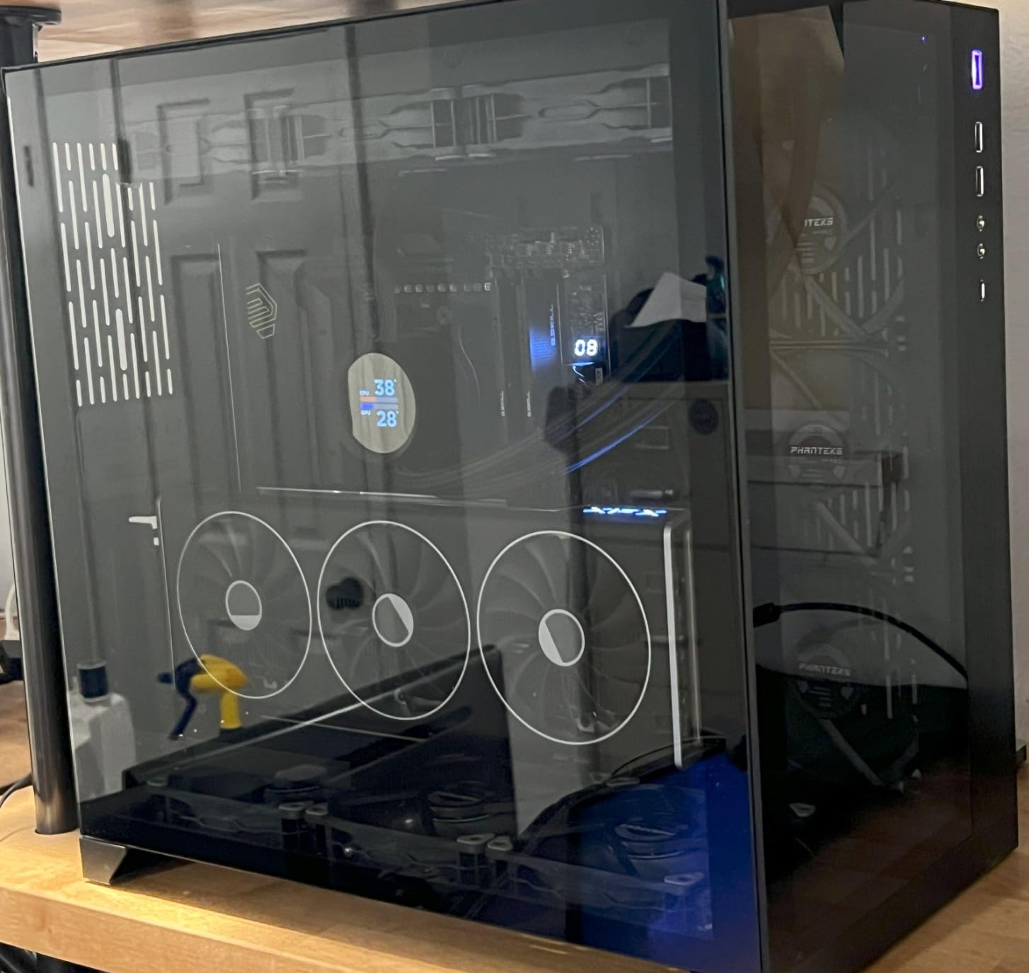 NZXT Kraken Core 240 RGB - AIO CPU Liquid Cooler - 240 mm Radiator - 240 mm Single-Frame Fan - Compatible with Intel LGA 1851/1700/1200/115X & AMD AM5/AM4 - Black - Customer Photo 4